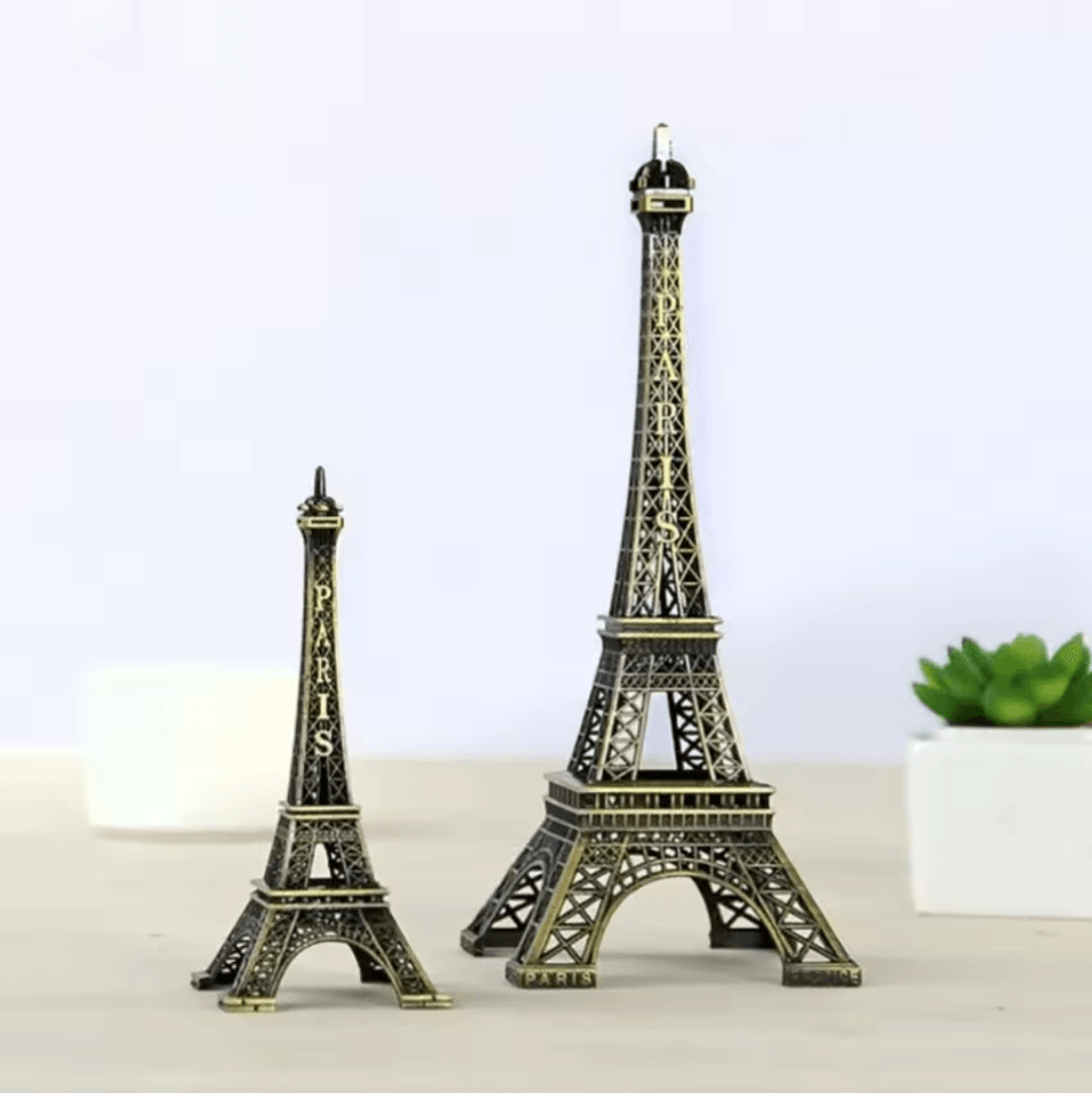 Vintage Bronze Eiffel Tower Statue  Metal Paris Landmark Decorative Collectible 4