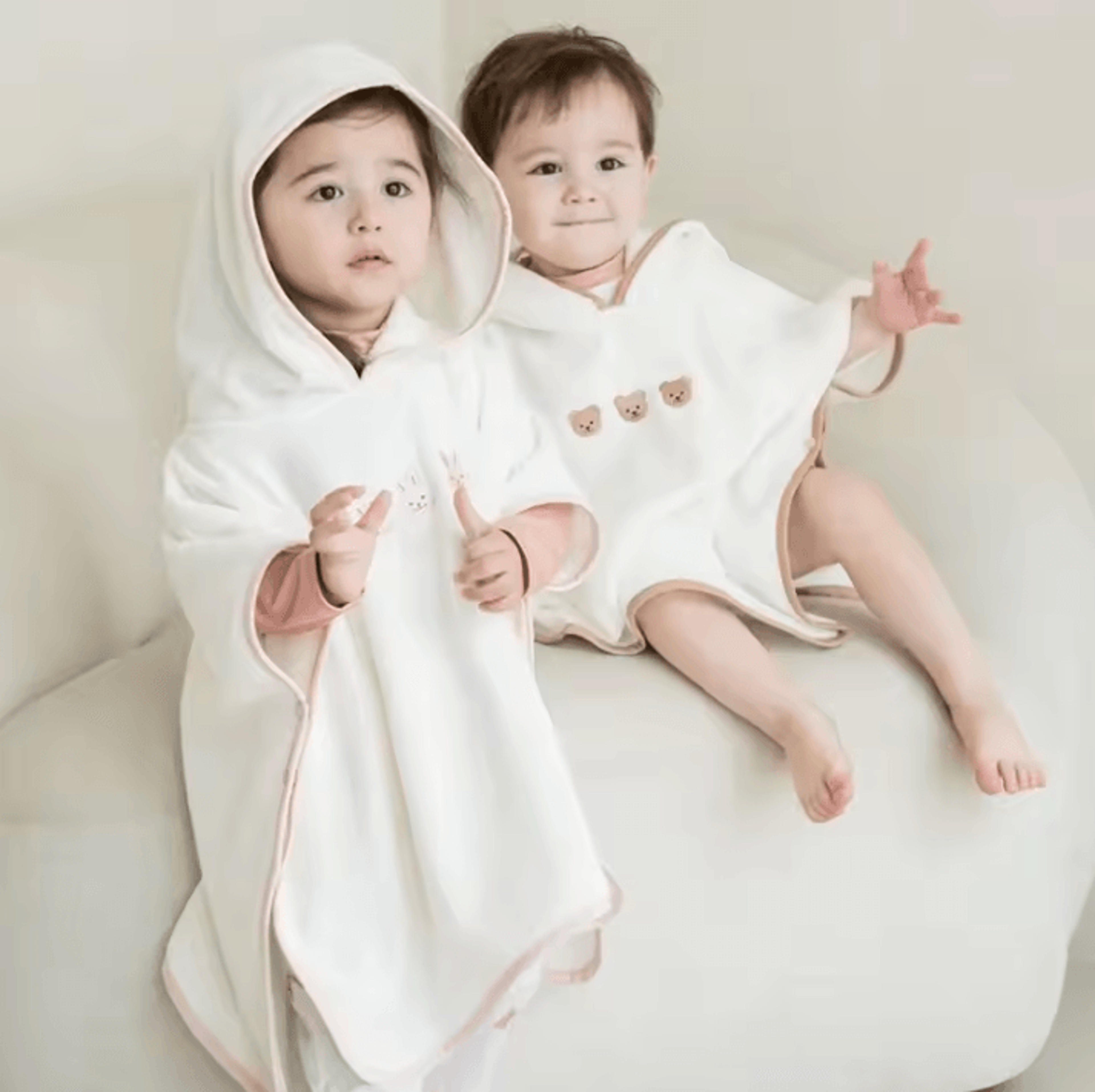 Cute Cartoon Coral Velvet Baby Hooded Bath Towel  Soft Warm Wrap  Bathrobe 1