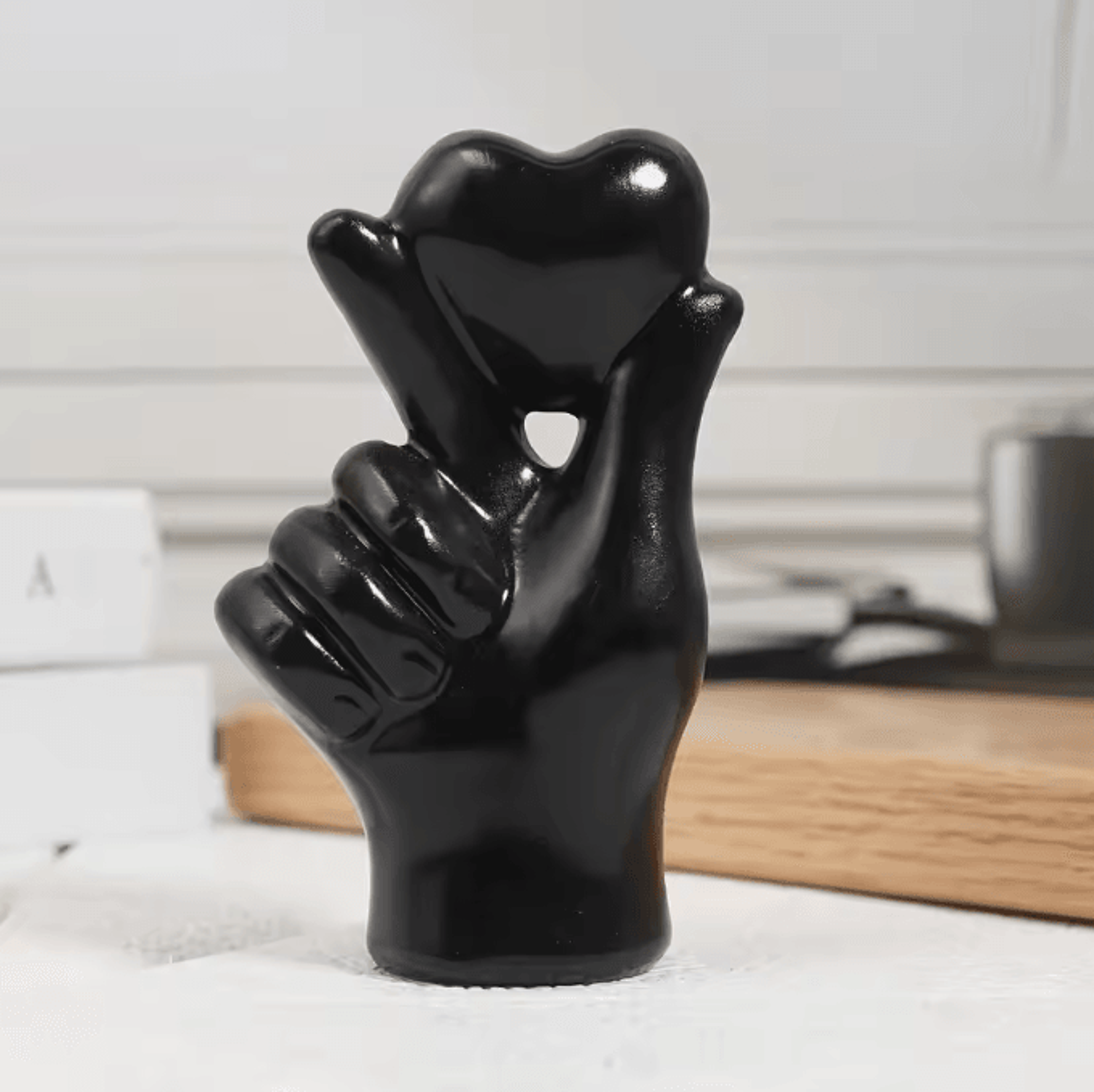 Romantic Love Gesture Resin Ornament  Minimalist Valentines Day Couple Sculpture For Bedroom  Desk  6