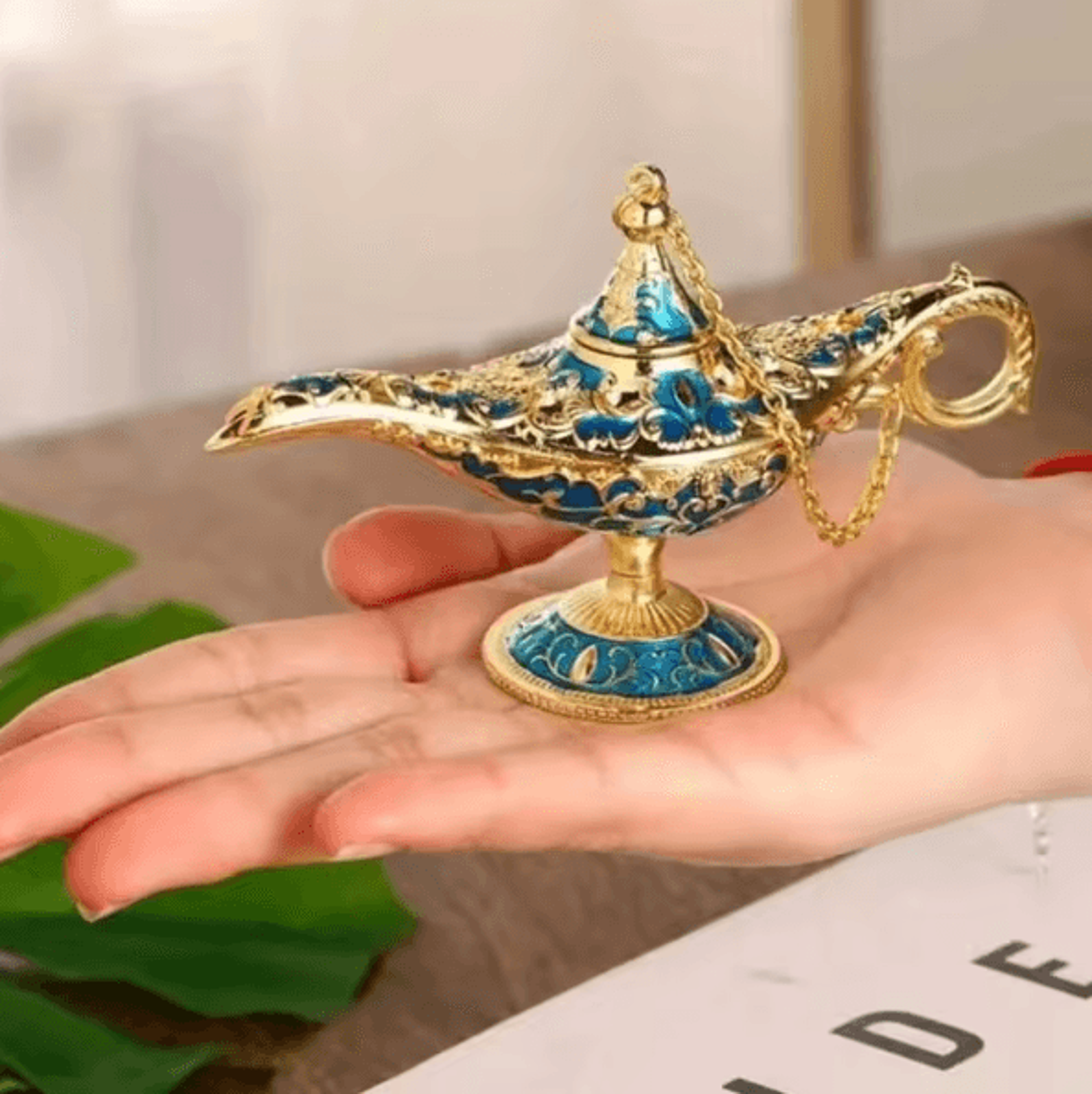 Vintage Aladdin Genie Lamp Ornament  Arabian Style Metal Home Decor 2