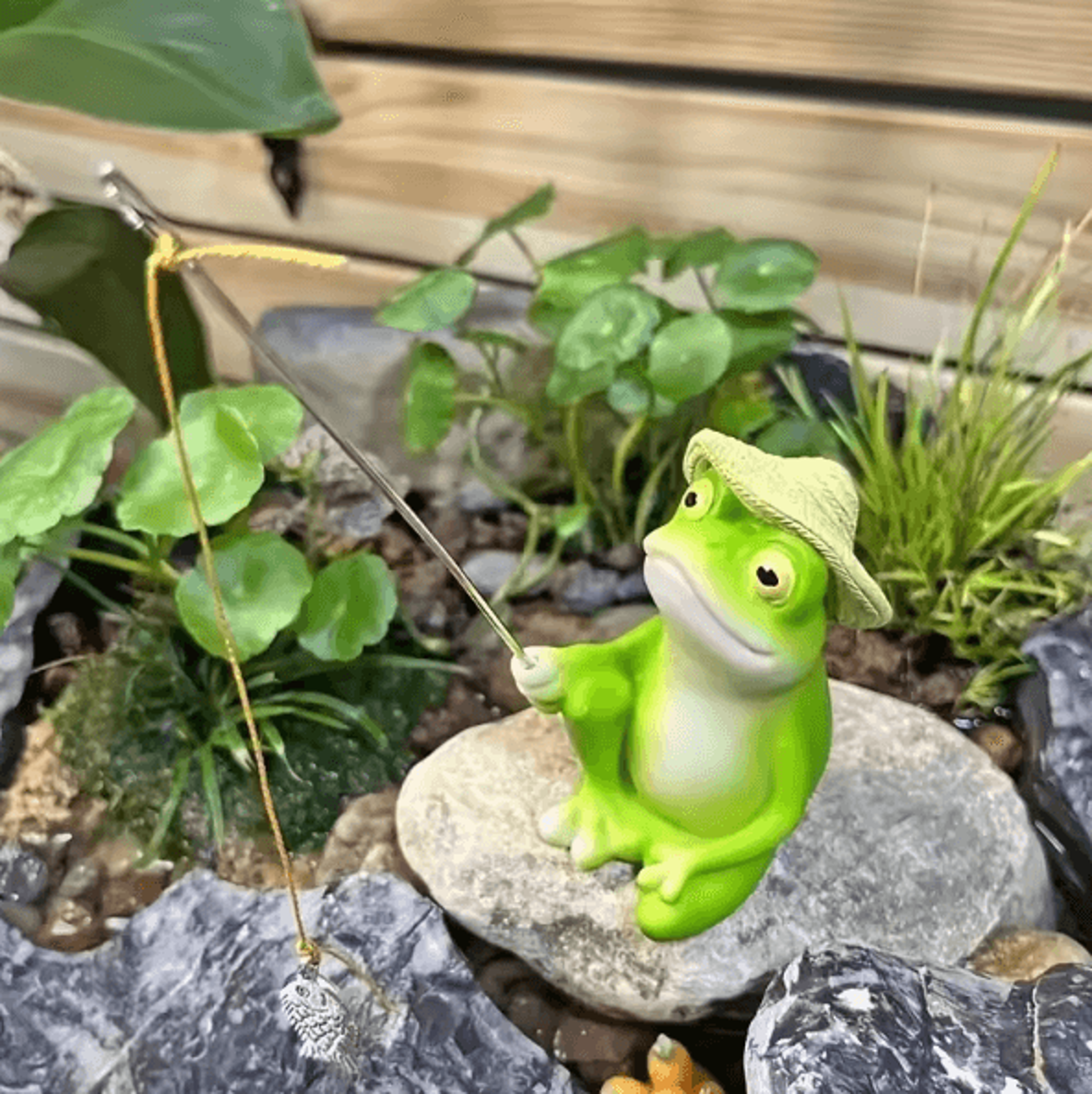 Cute Frog Fishing Figurine  Whimsical Resin Frog Statue For Outdoor Garden Decor 3