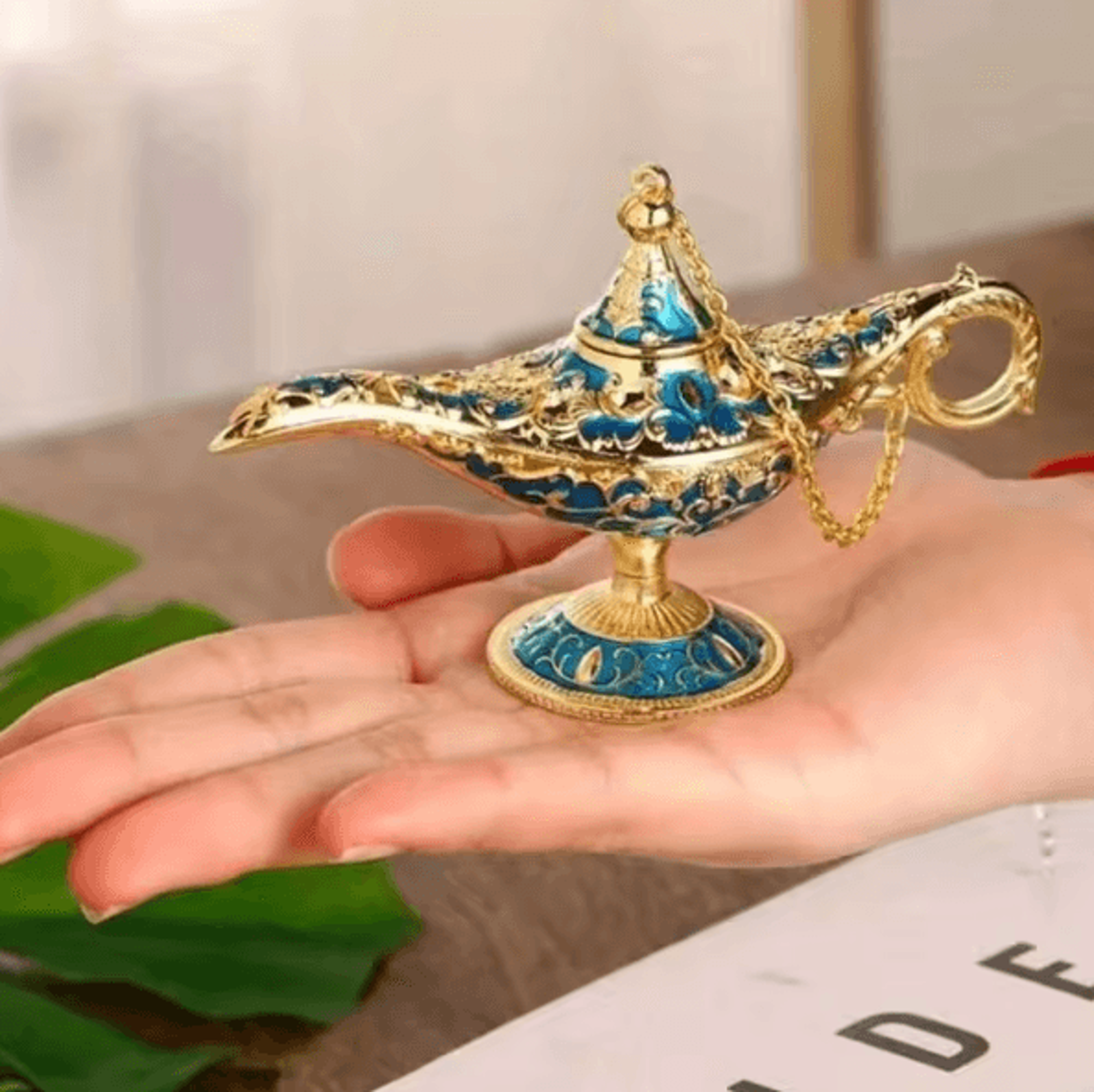 Vintage Aladdin Genie Lamp Ornament  Retro Metal Fantasy Home Decor 1
