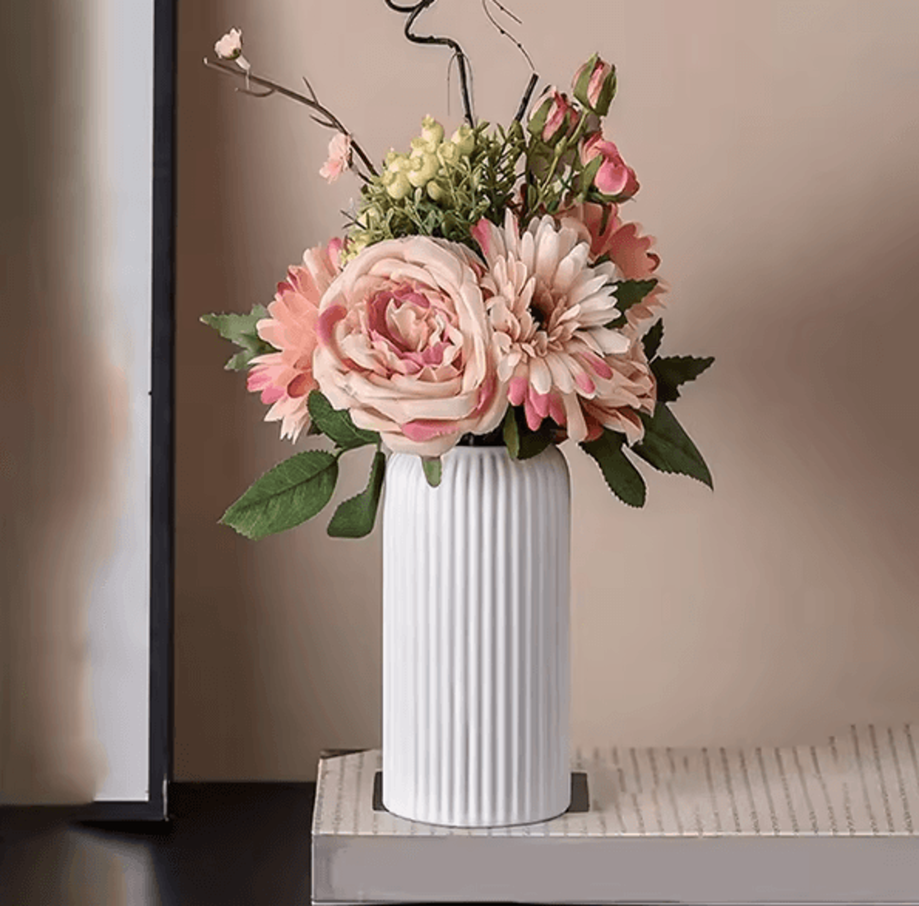 Striped CeramicLook Plastic Vase  Modern Decorative Flower Display Vase 3