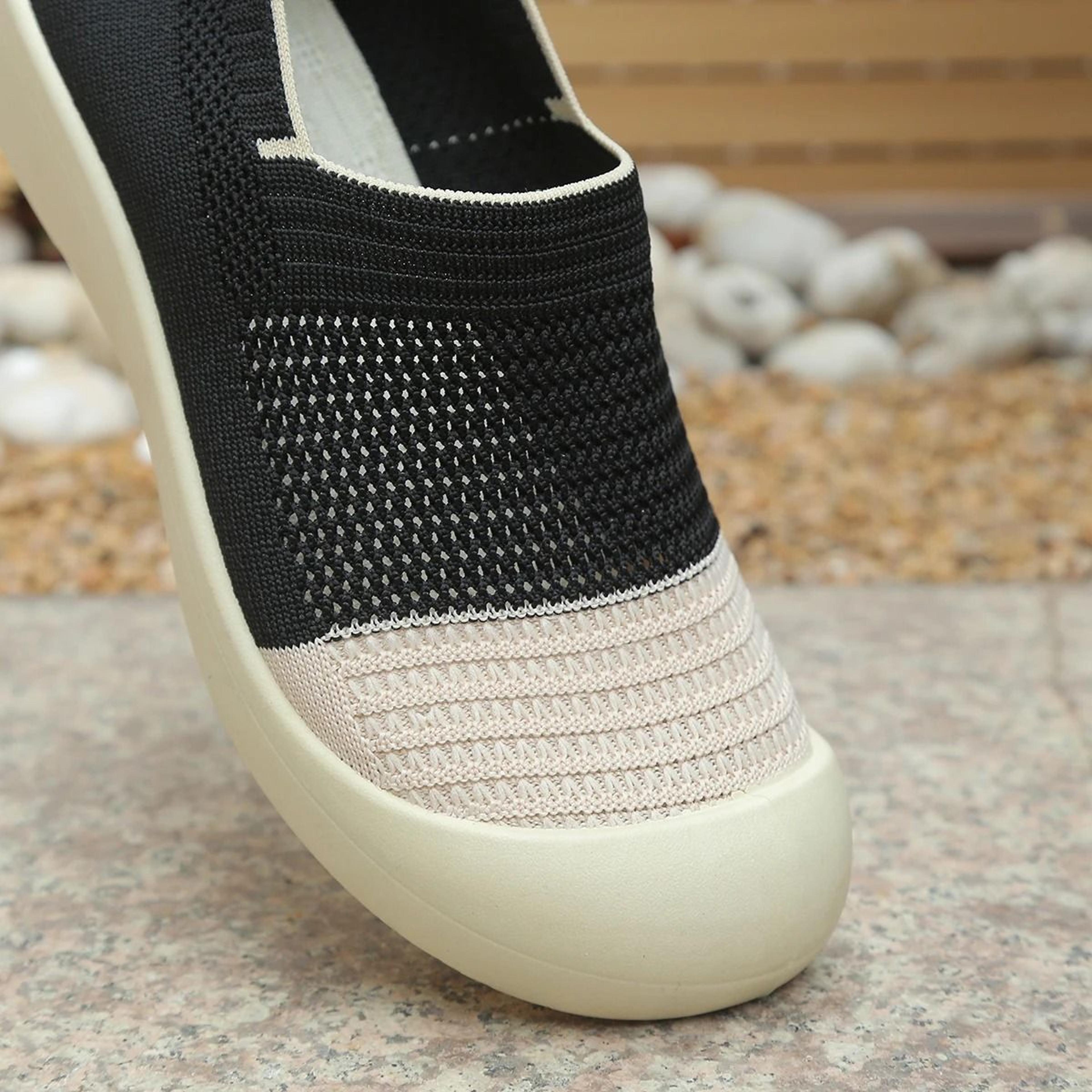 Womens Retro Dual Tone Slip On Comfort Shoes 3