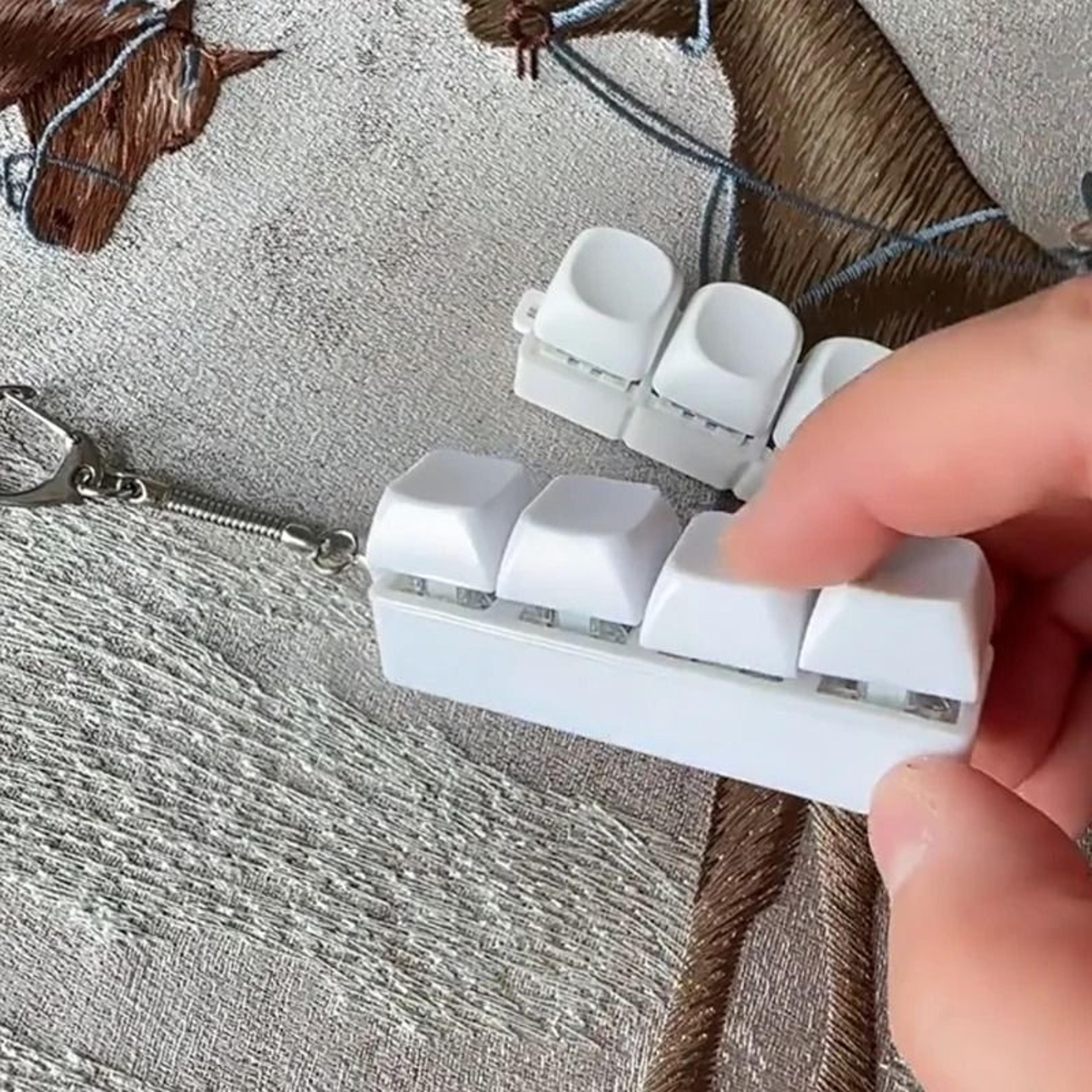 4 Key Mechanical Fidget Keychain 5