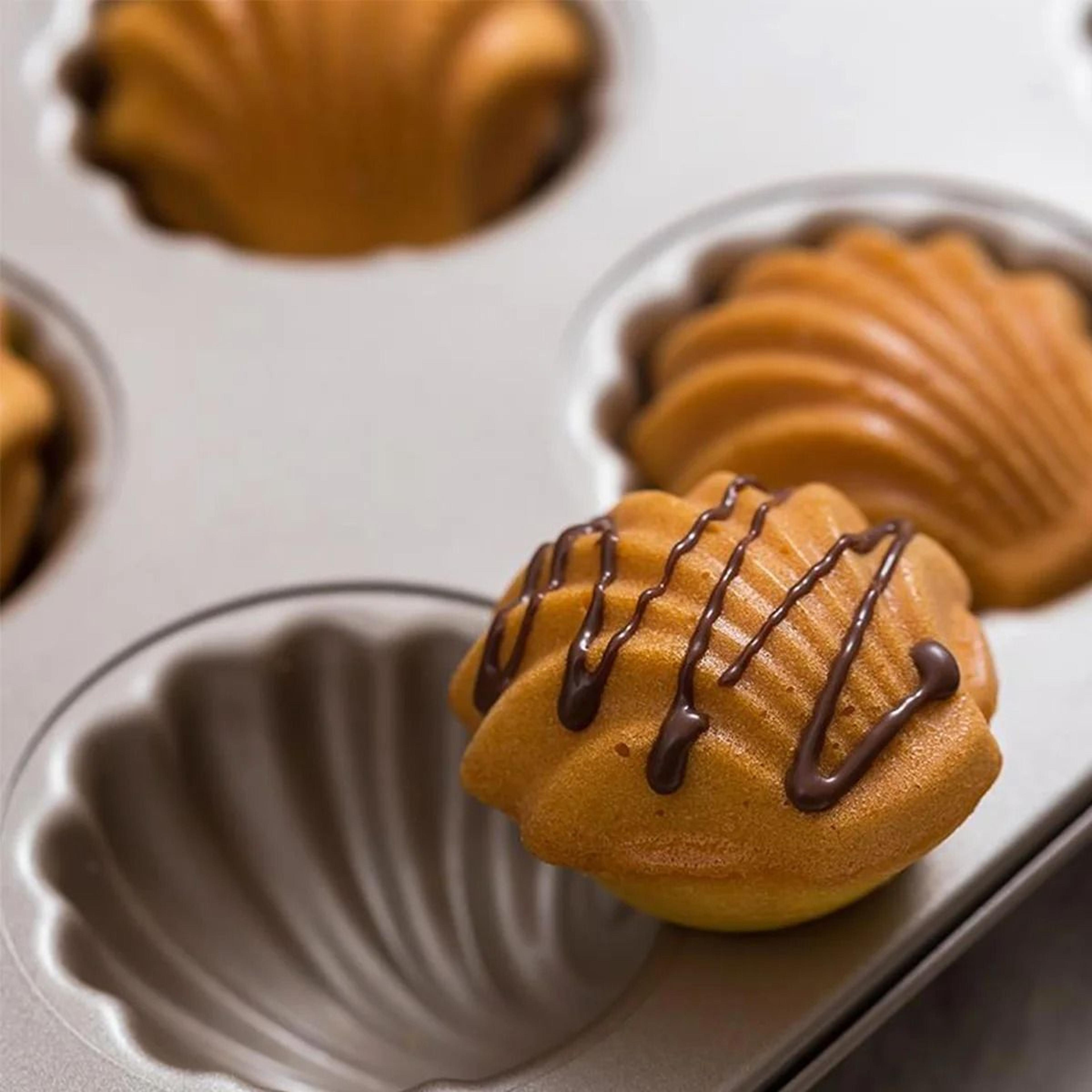 9 Cavity Non Stick Madeleine Baking Pan 1