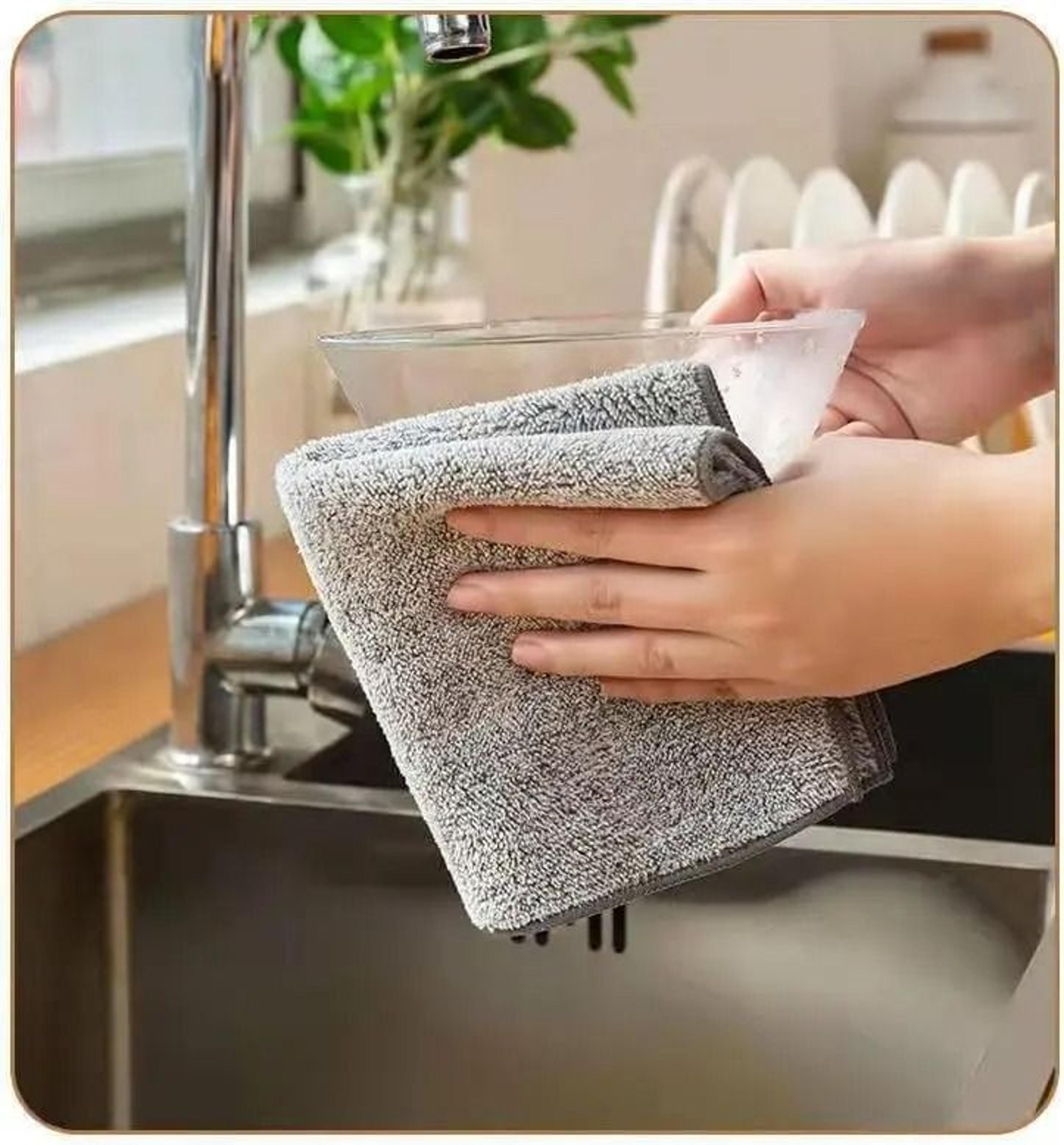 reusable microfiber cleaning cloths for car kitchen and household cleaning