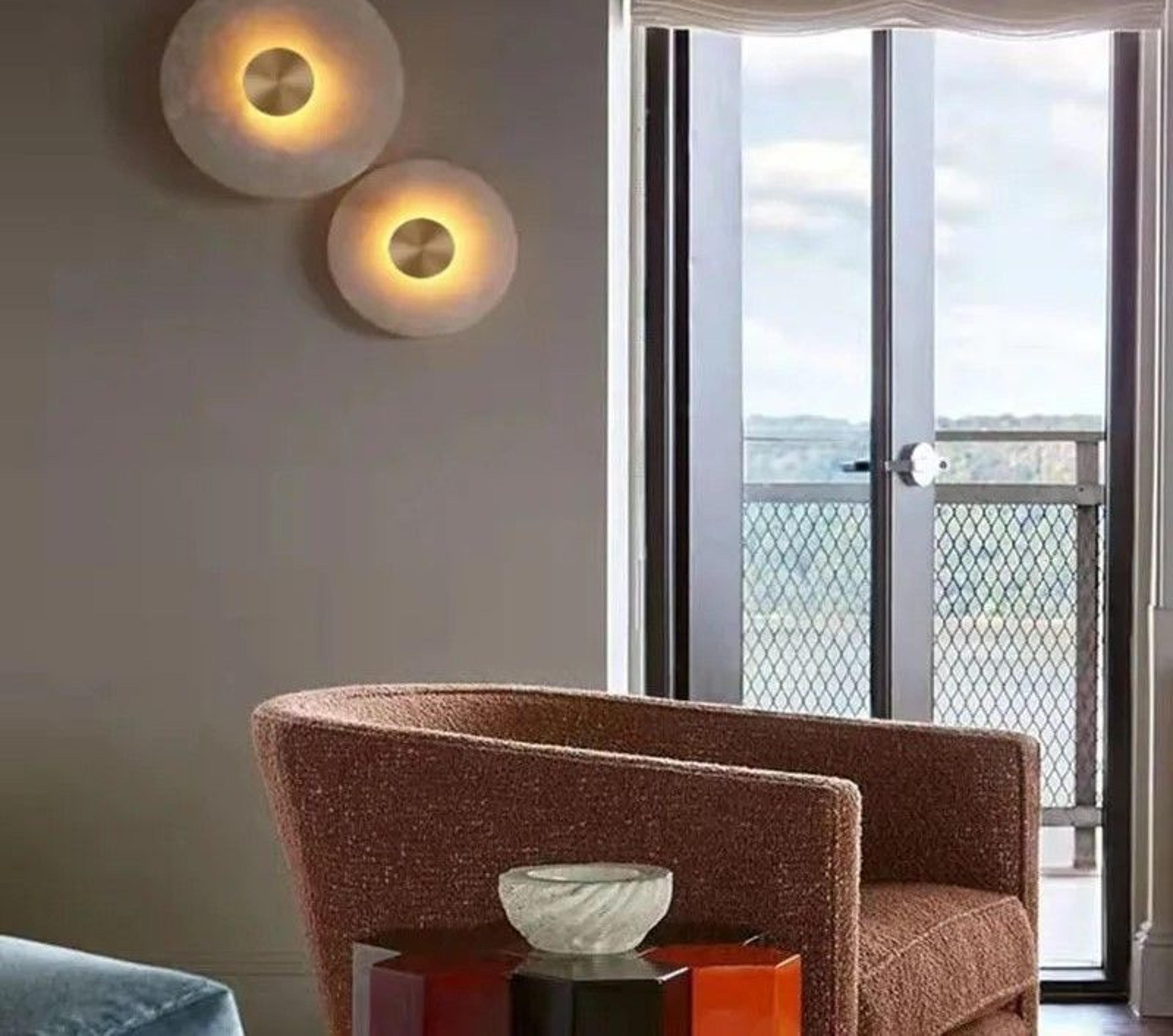 Natural Alabaster Stone Round LED Wall Lamp Sconce With Copper Base For Foyer Bedside And Staircase 0