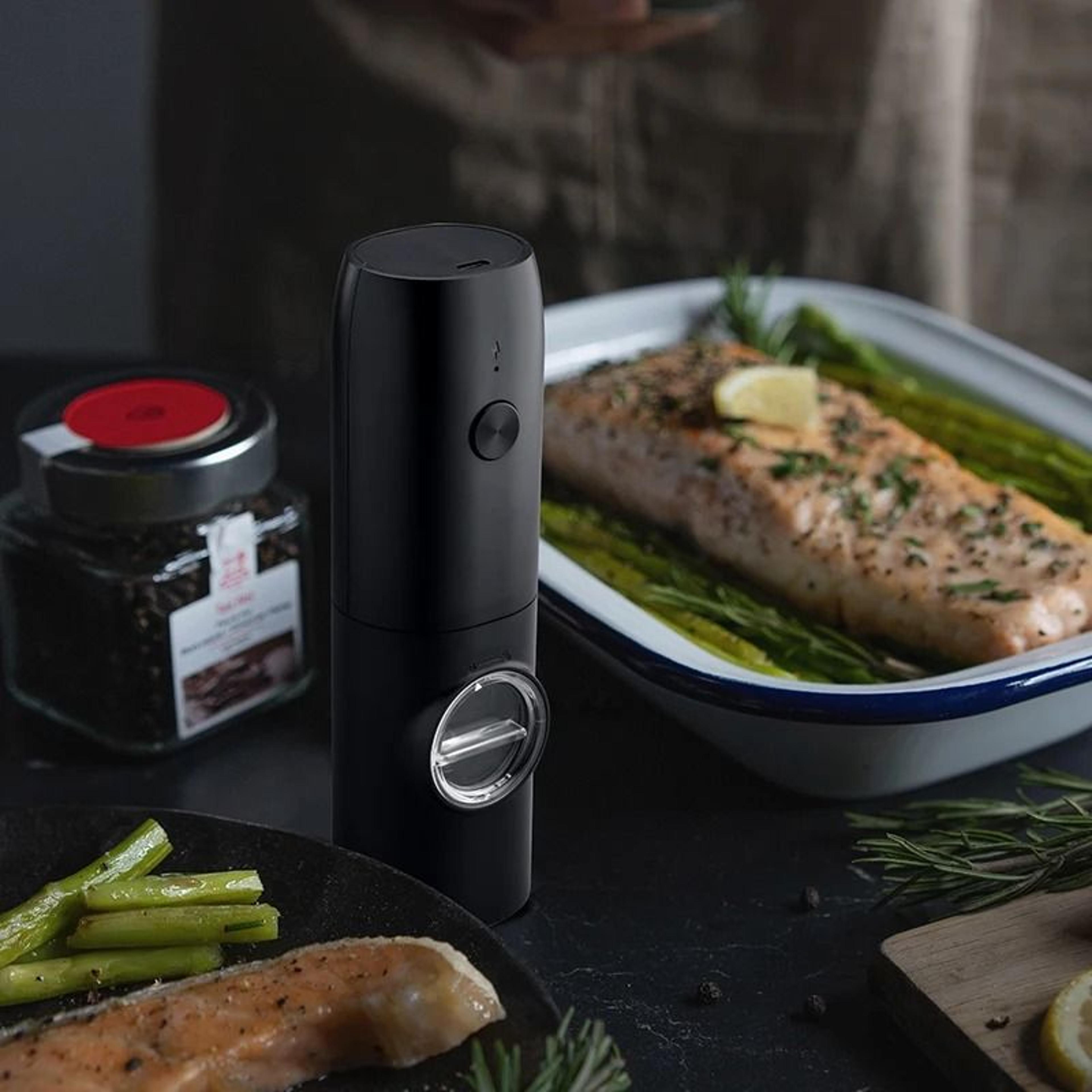 Gravity Sensing Automatic Pepper And Salt Grinder Set With LED Light  Adjustable Coarseness 0