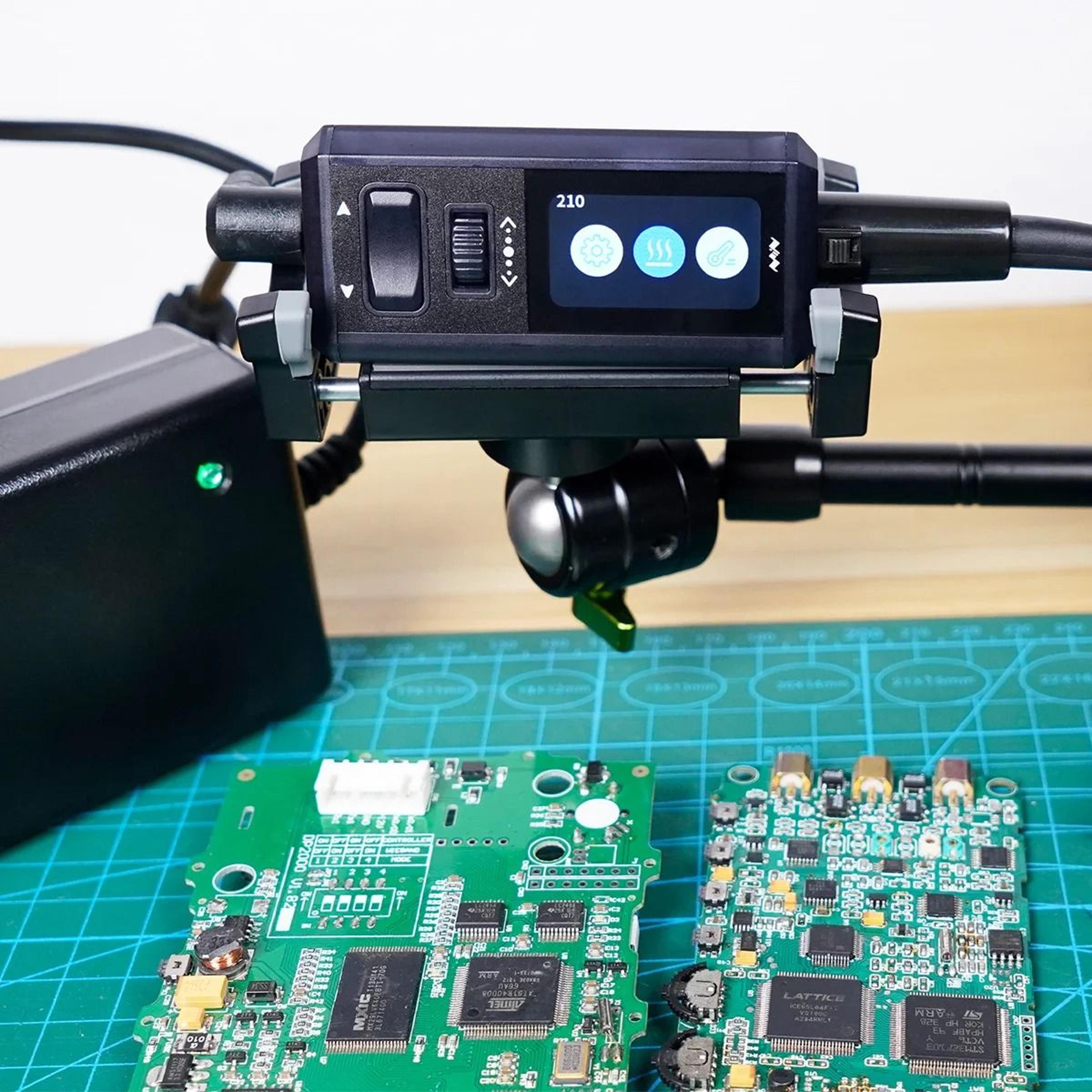Compact Digital Soldering Station With High Output Power Delivery Support 3