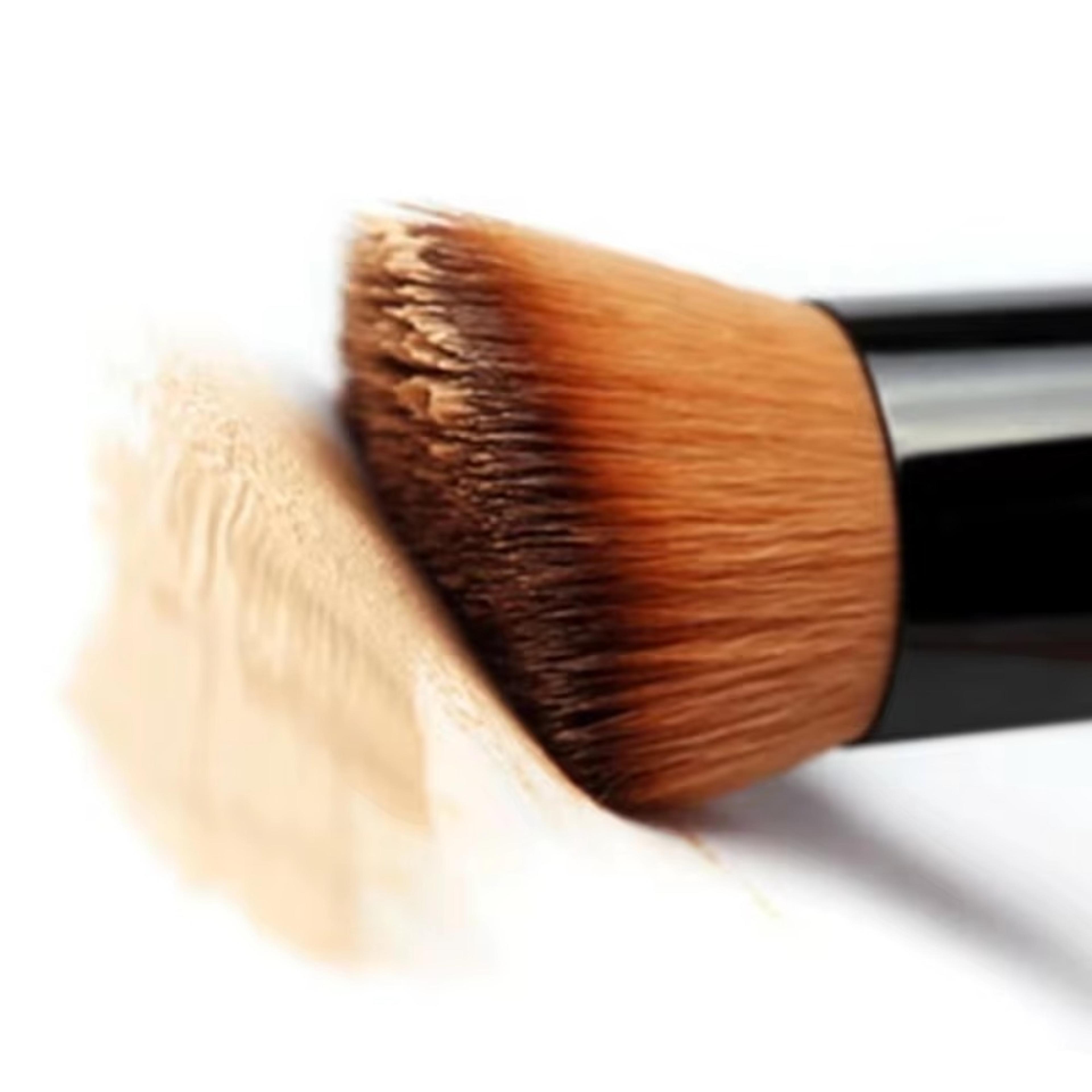 Professional Flat Top Kabuki Foundation Brush For Smooth Blending And Powder Makeup 4