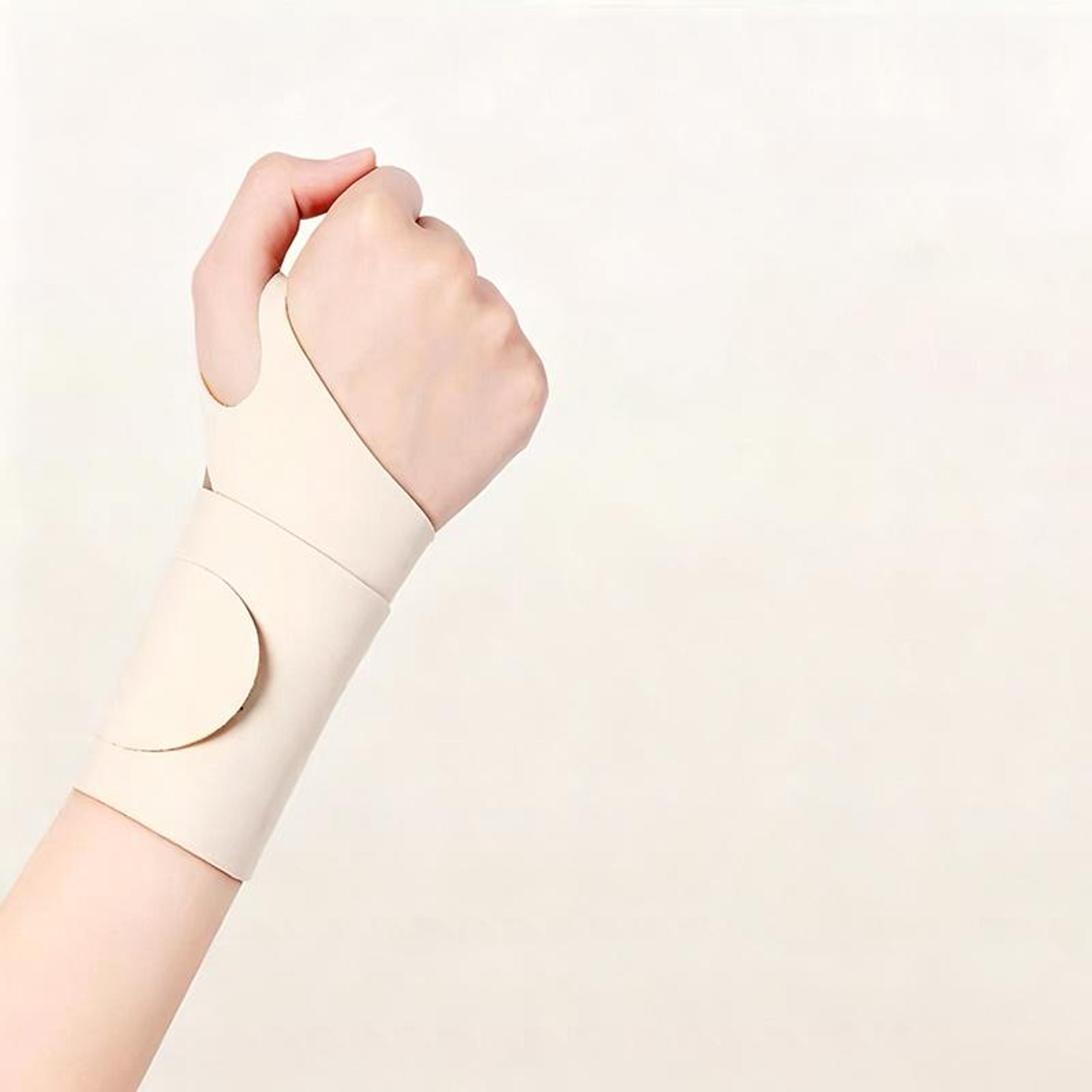 Adjustable Compression Wrist Support Wrap For Weightlifting Tennis Badminton And Fitness 2