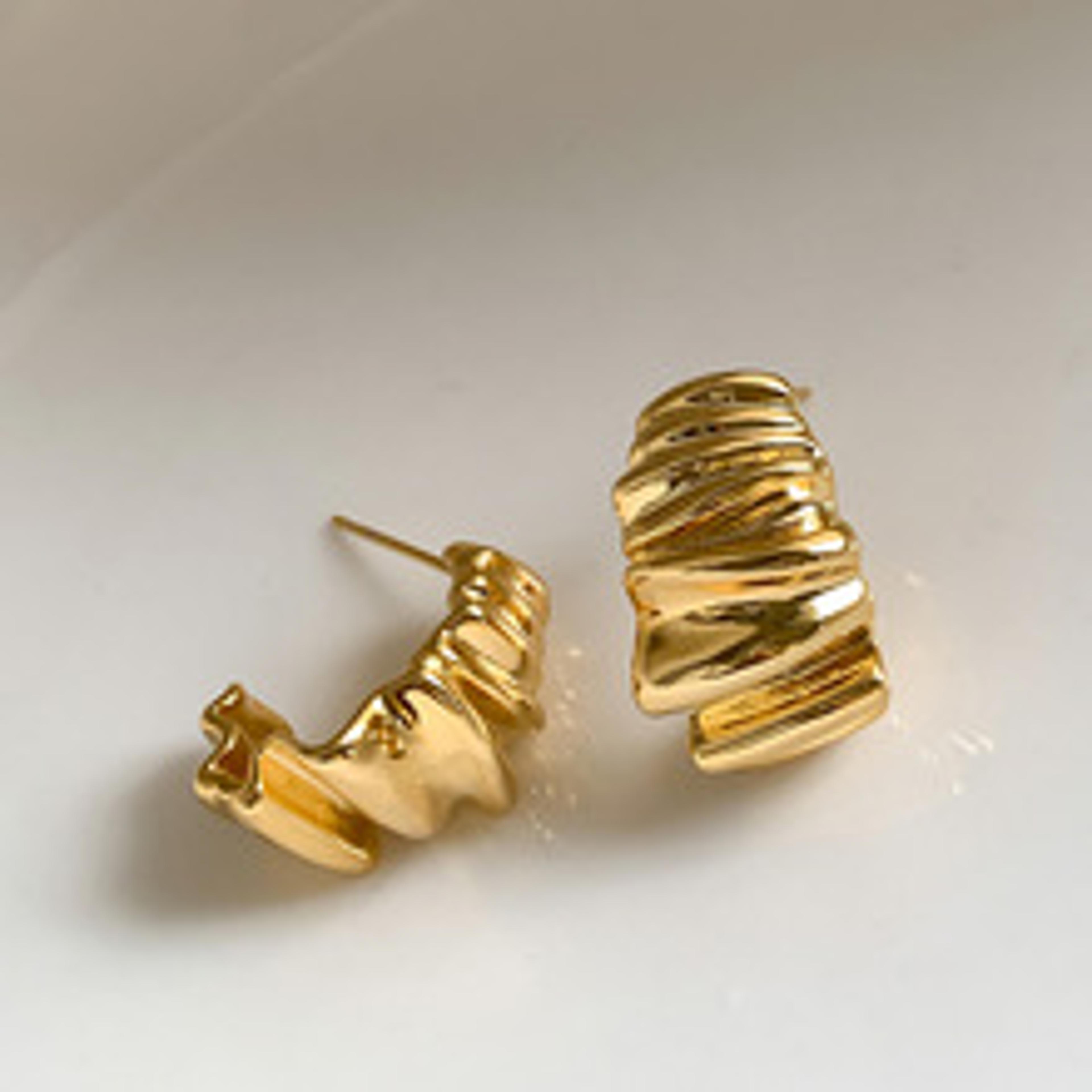 Irregular Wavy Pleated Hoop Earrings For Women Charm Gold Plated Stainless Steel Dangle Jewelry Per 10