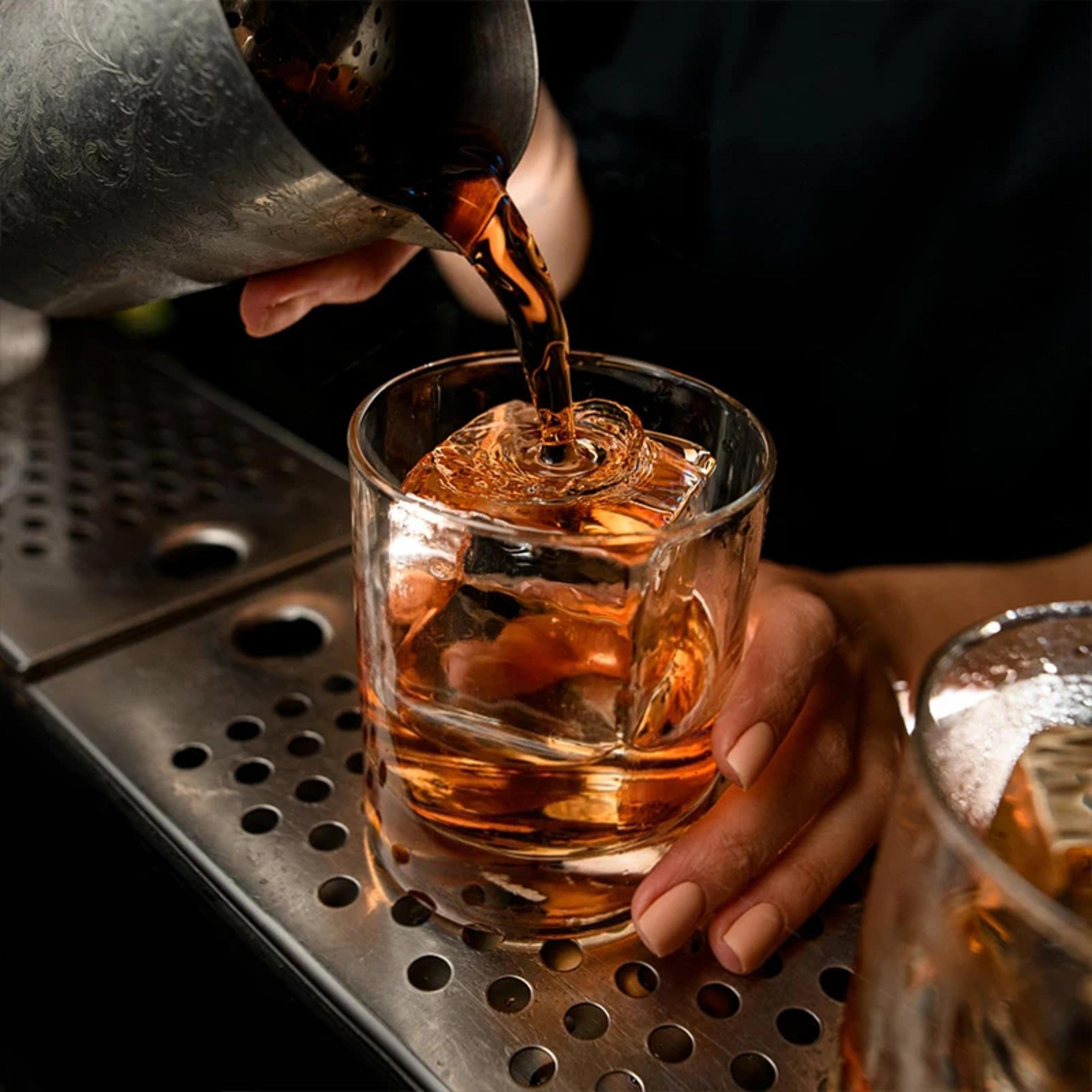 New Grid Silicone Ice Cube Maker Big Tray Mold Durable Reusable Ice Block Maker For Whiskey Pub 5