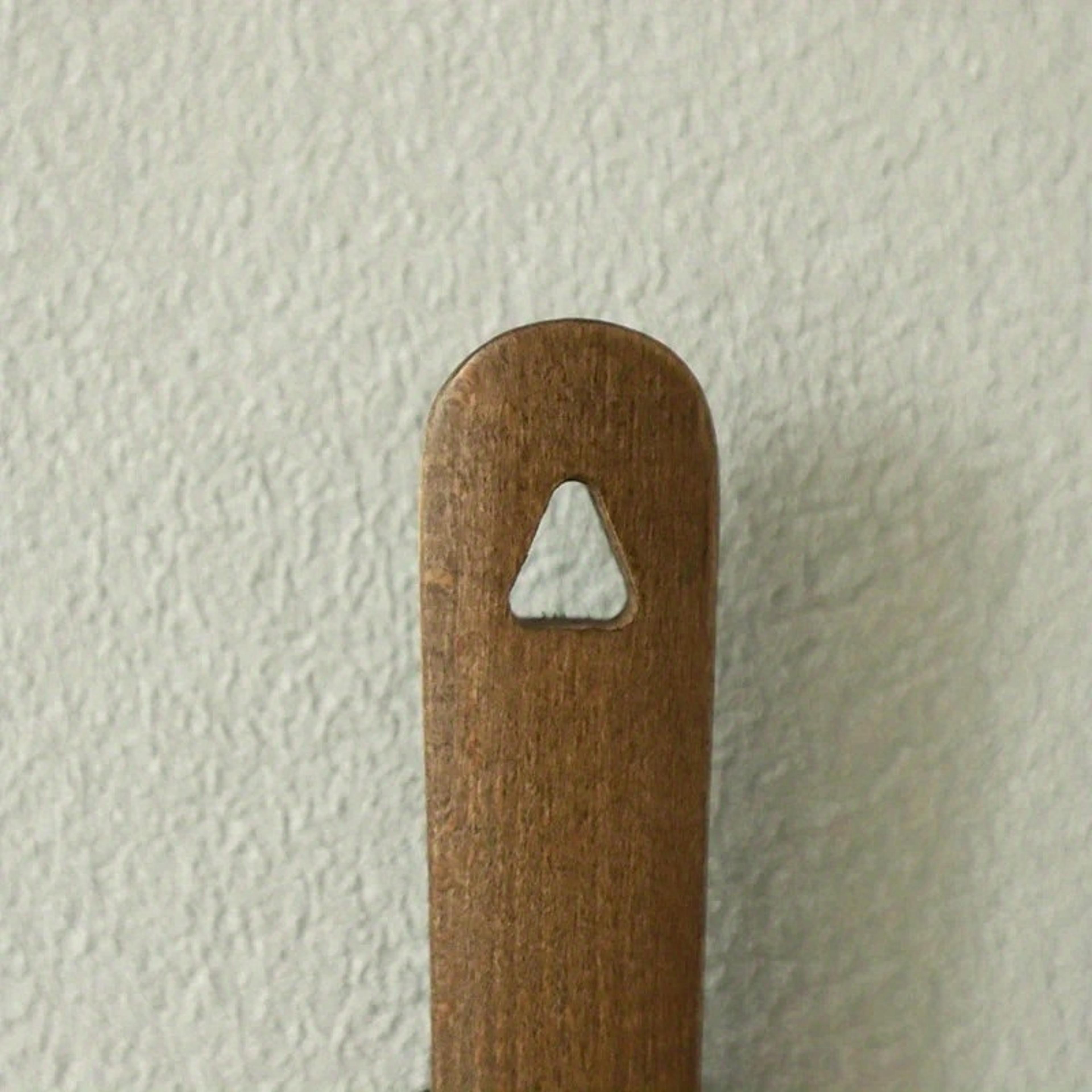 Drill Free Magnetic Base Wooden Beech Shoe Horn Long Handled Shoe Wearing Tool For Home 2
