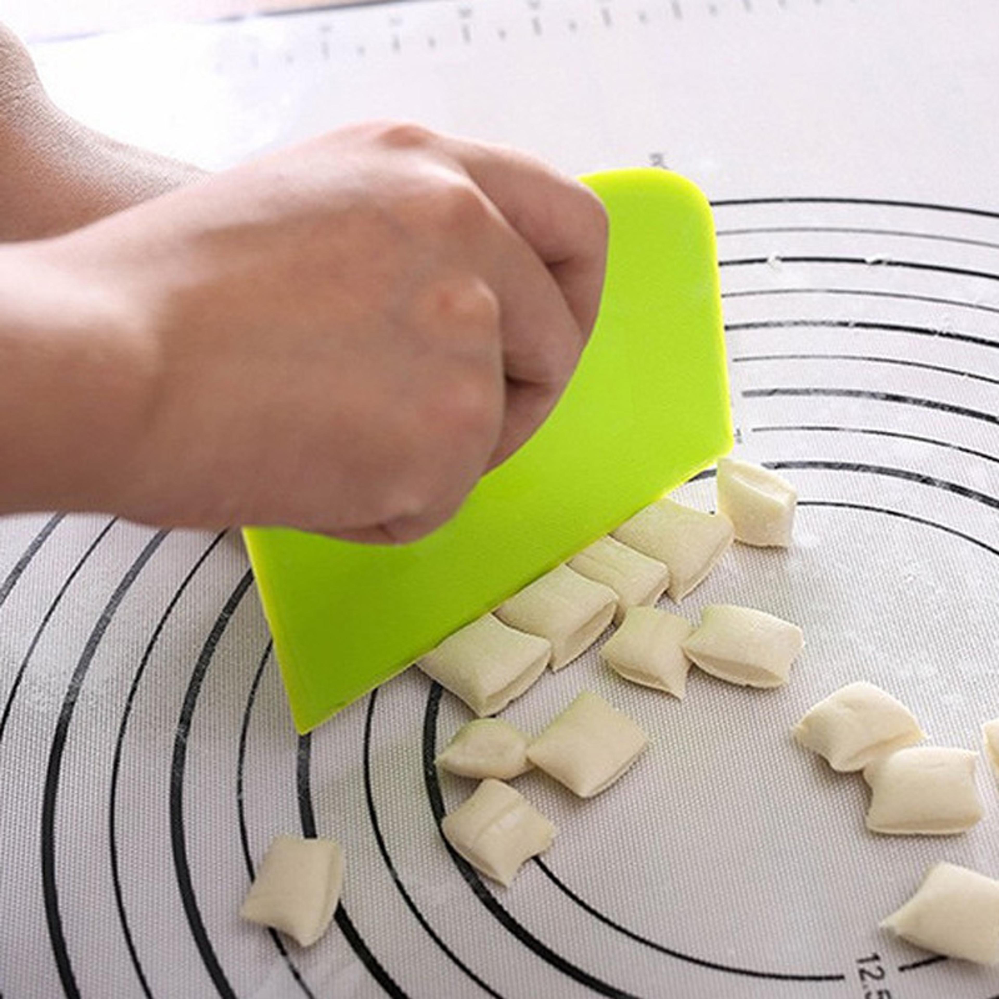 Smooth Edged Butter Scraper Plastic Cake Cream Spatula Dough Knife Essential Baking Tool For Home U 1