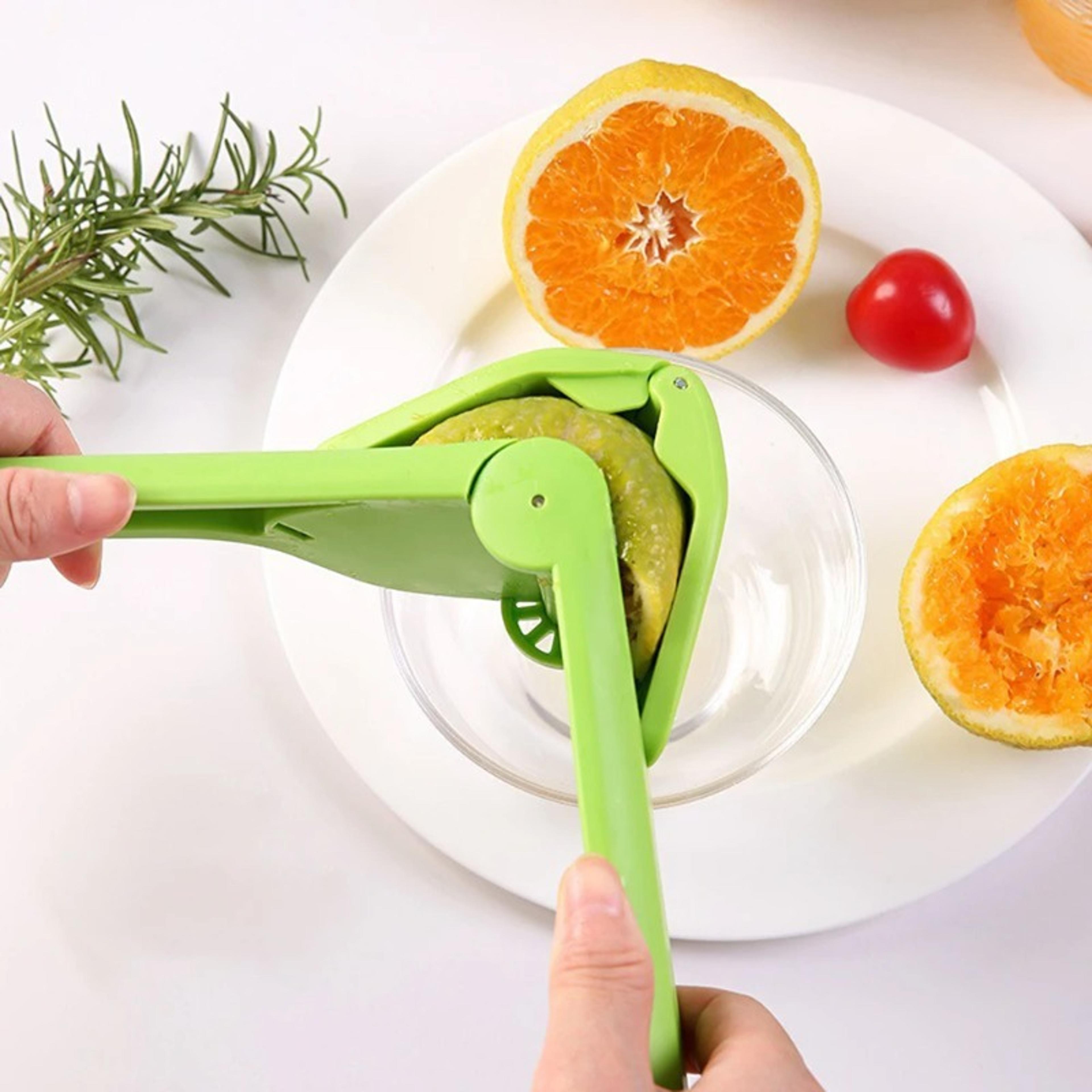 Premium Manual Lemon  Lime Squeezer Citrus Juicer With Built In Strainer 2