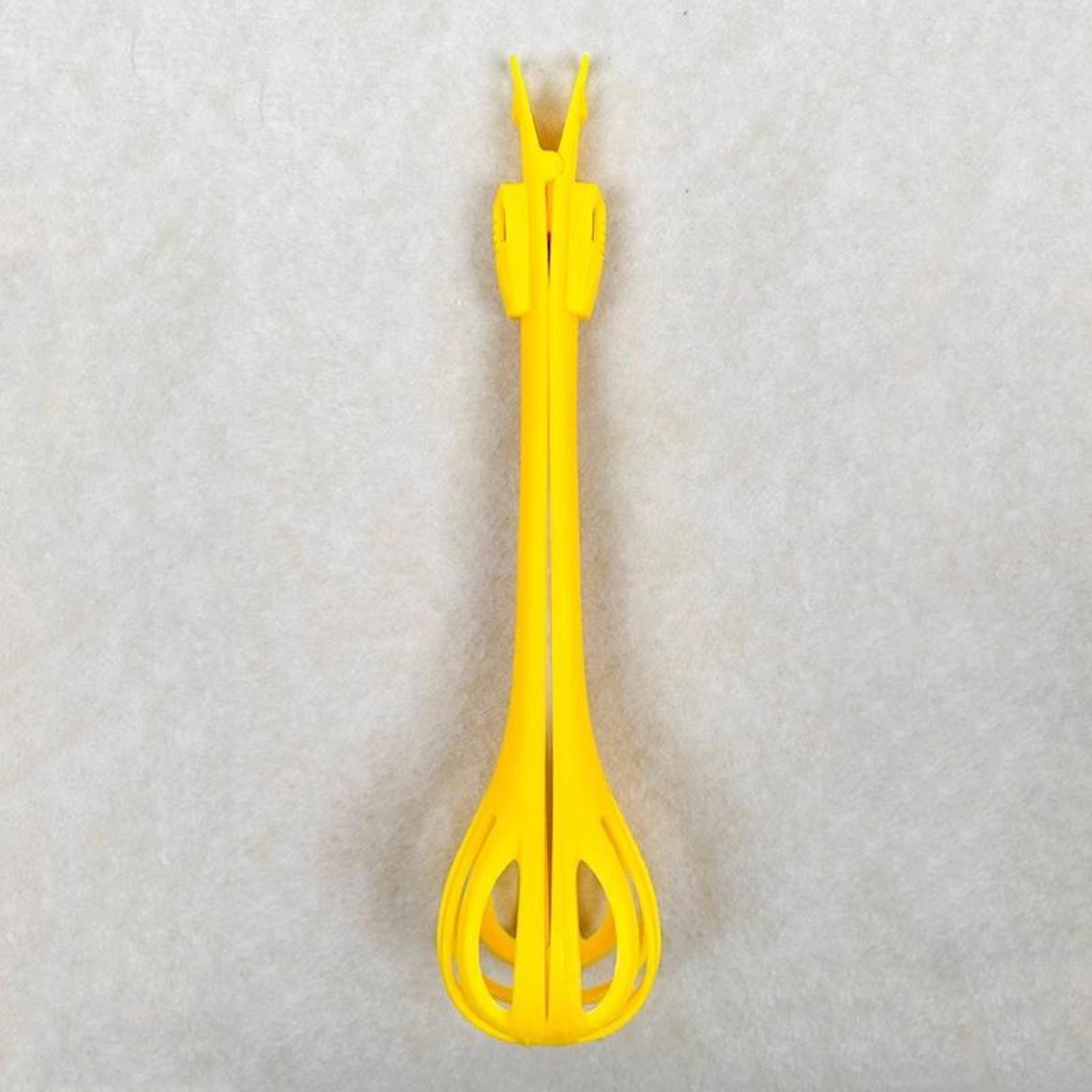 high-visibility hamster catcher clip cage with ventilated design and secure lock