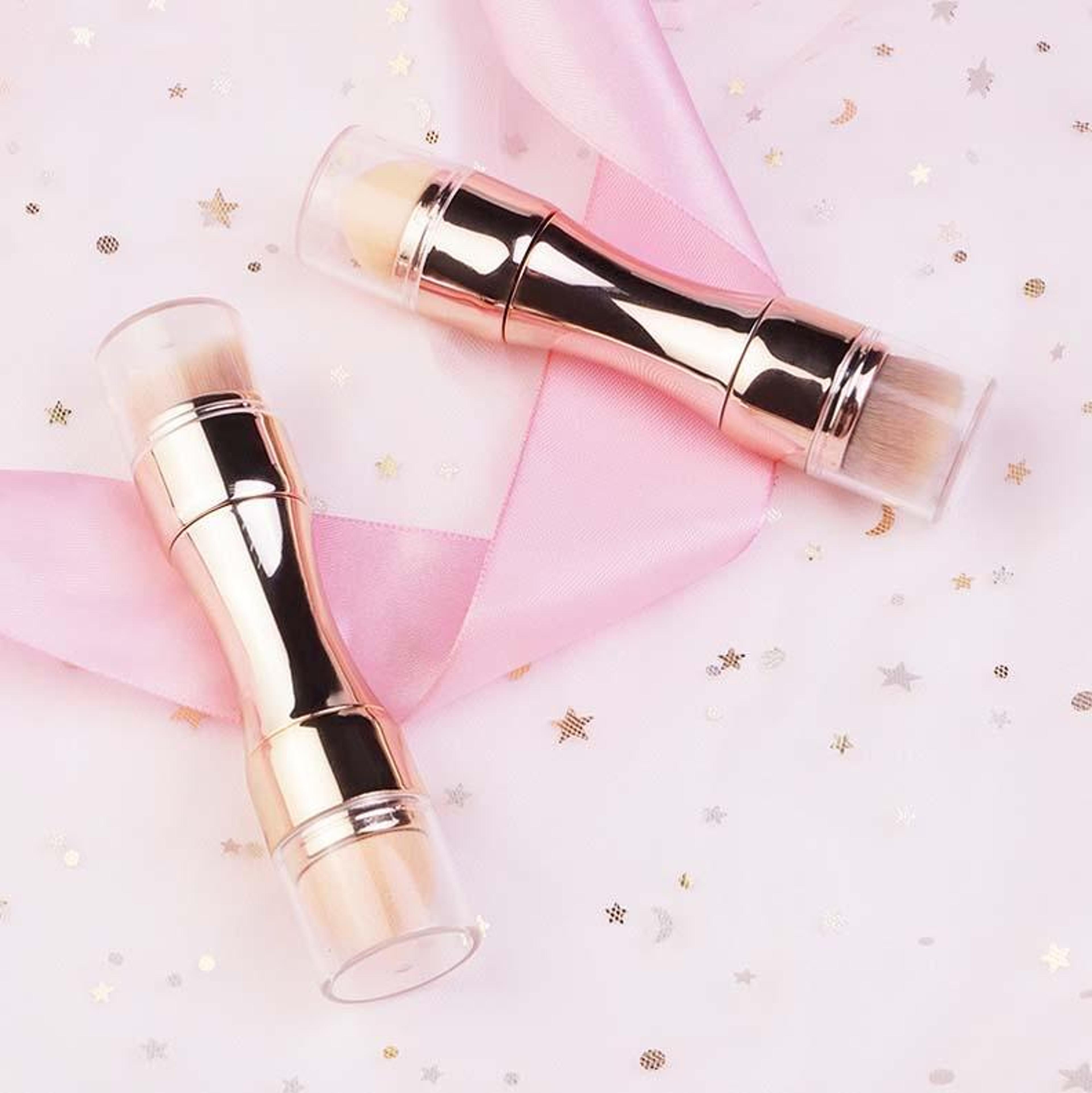 4 In 1 Retractable Makeup Brush Travel Friendly Multi Purpose Makeup Brush With Sponge And Eyeshado 2