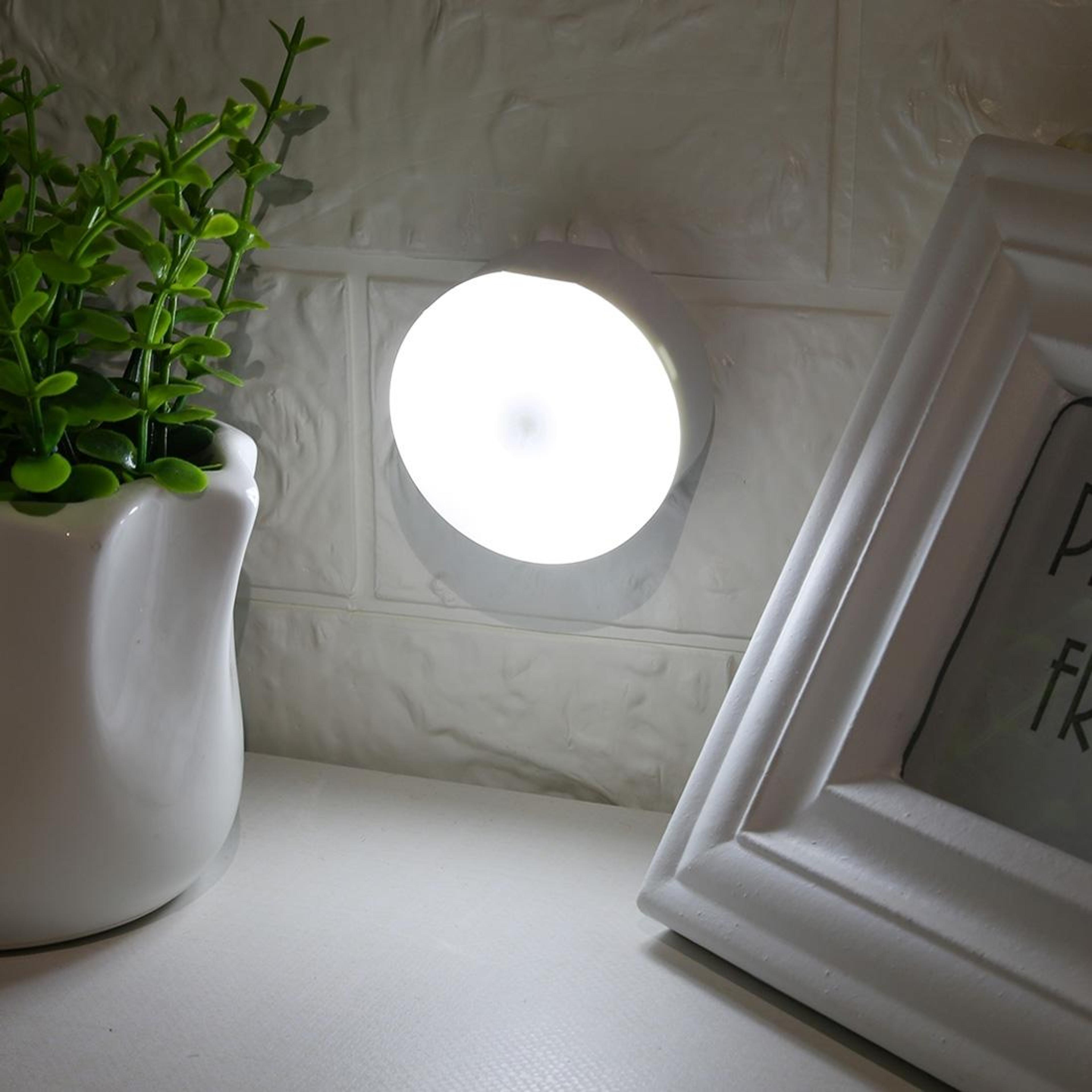 USB Rechargeable LED Night Light Portable Mini Lamp 0