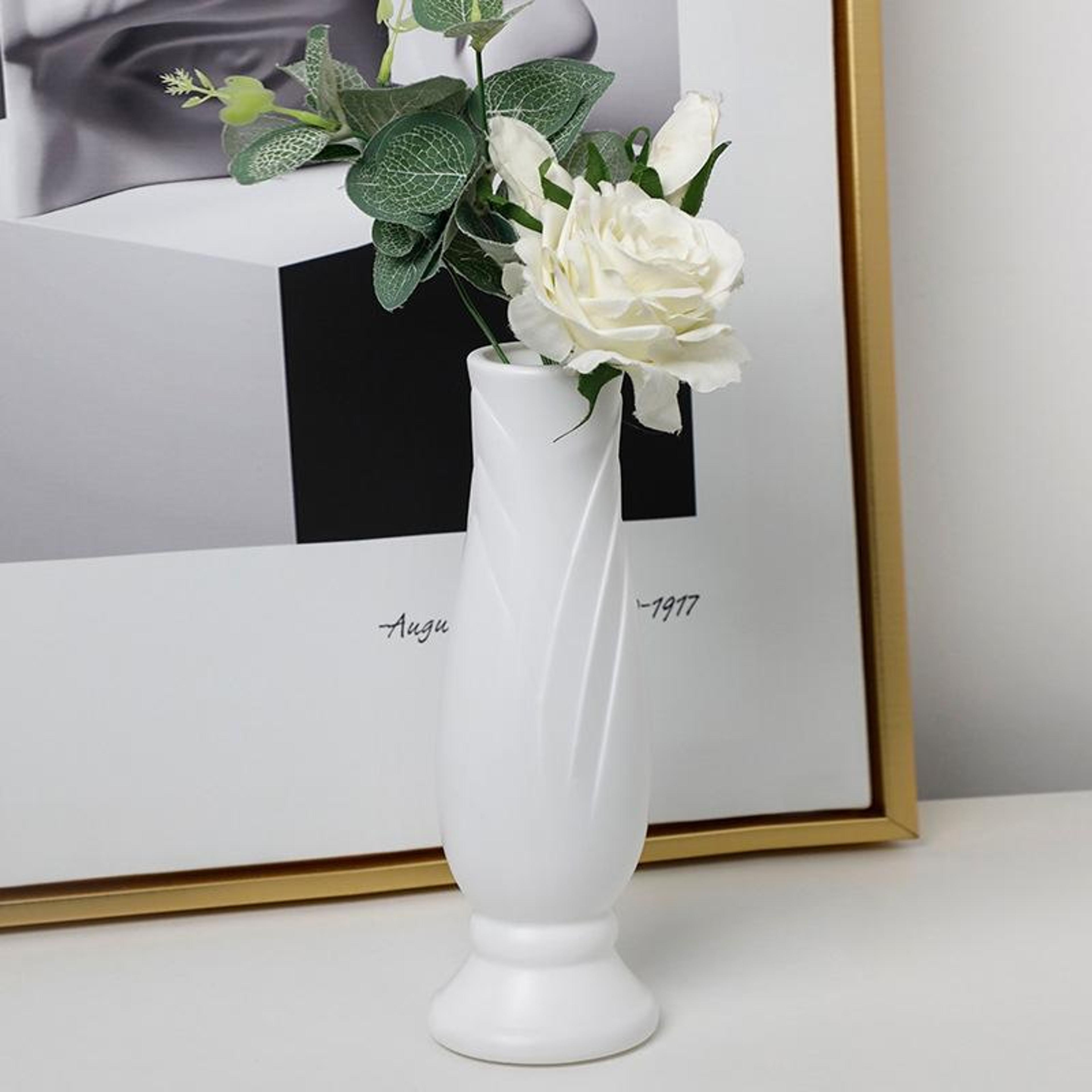 Petal Plastic Decorative Vase Modern Faux Ceramic Flower Vase For Elegant Home Decor 7