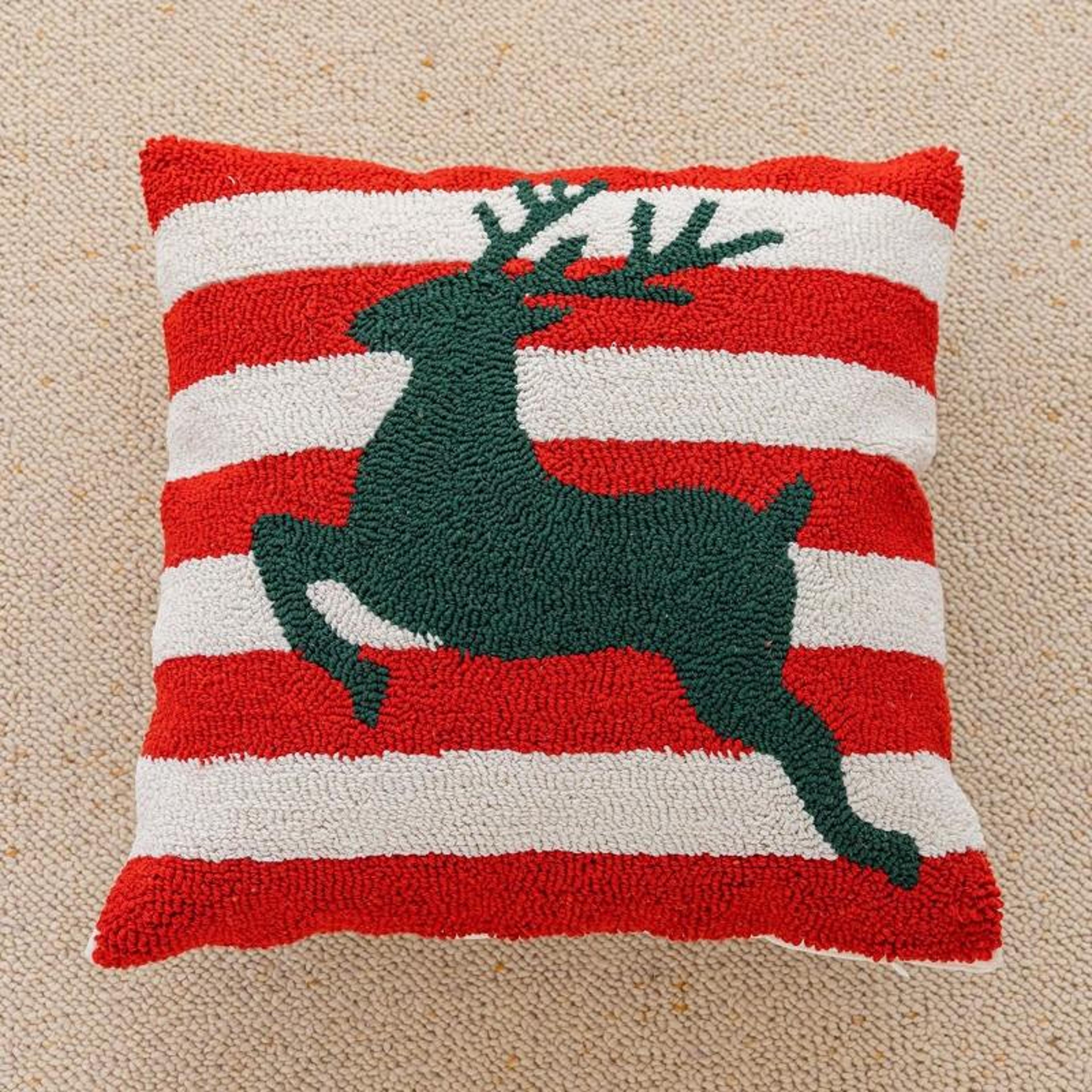 Christmas Floral Pillow Cover Soft Velvet Hidden Zipper Holiday Pillow Cover For Festive Home Decor 6
