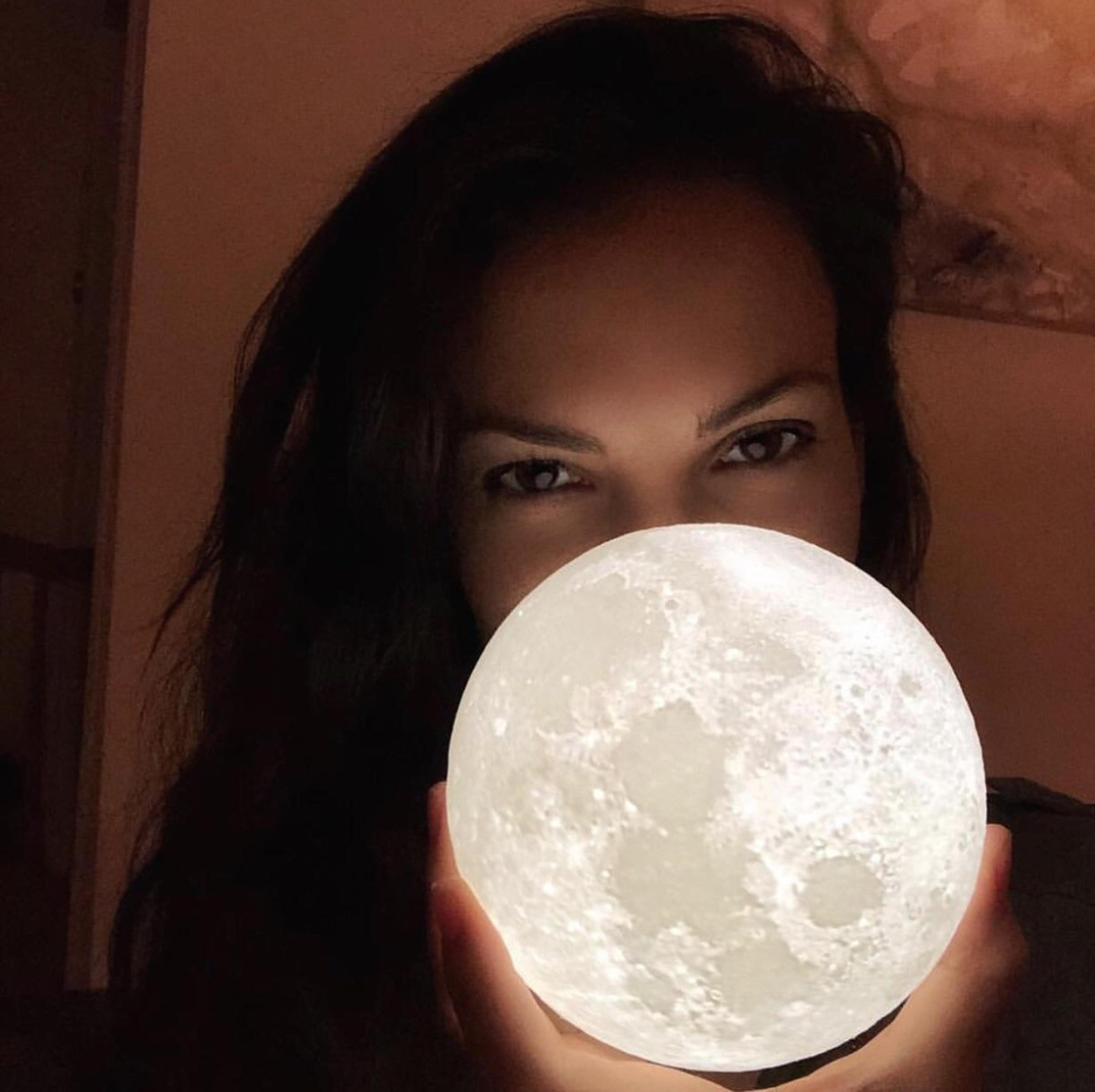 beautiful 3d lunar moon light lamp | moon glow decor