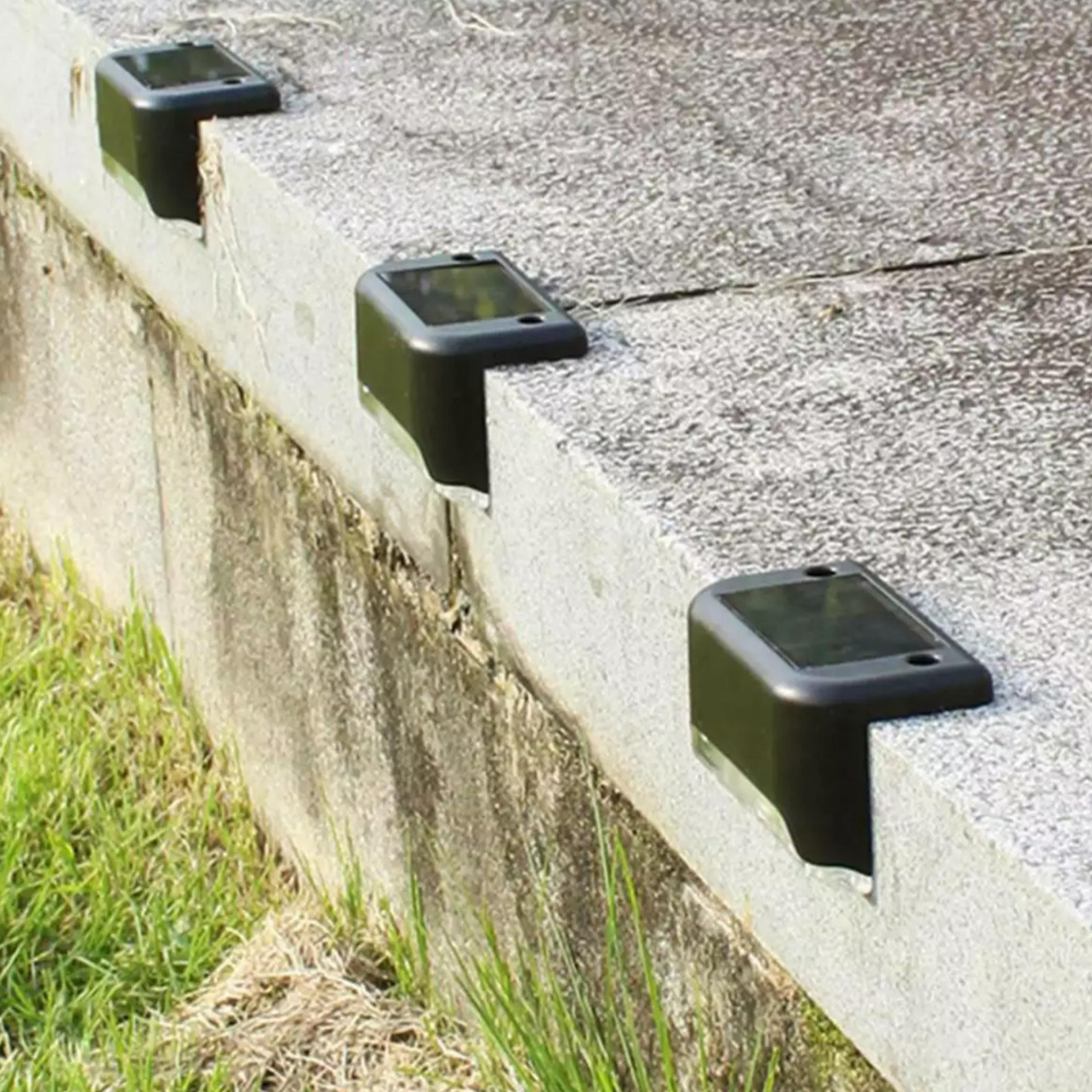 Outdoor Solar Powered Deck Lights 3