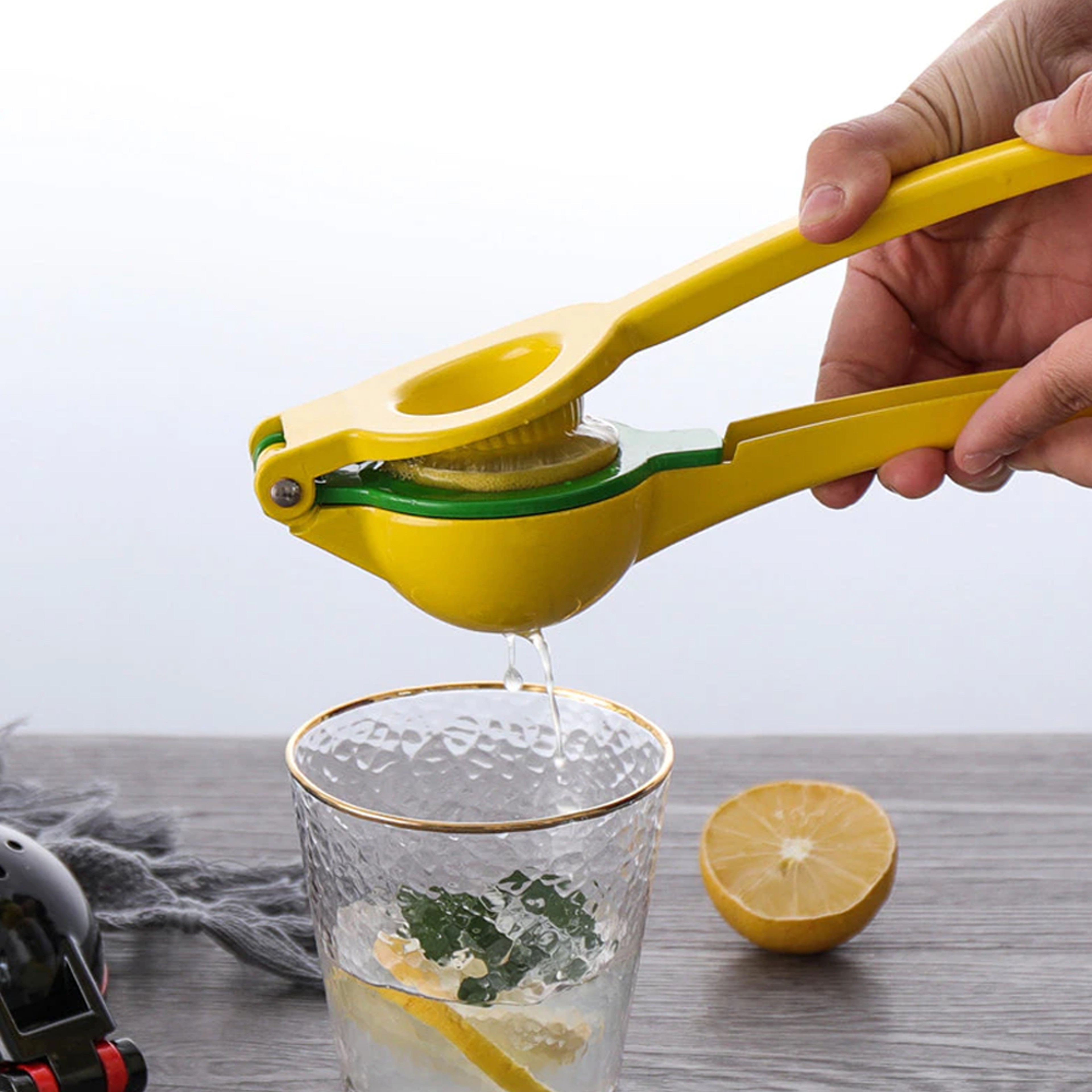 Double Layer Manual Lemon Lime Squeezer1