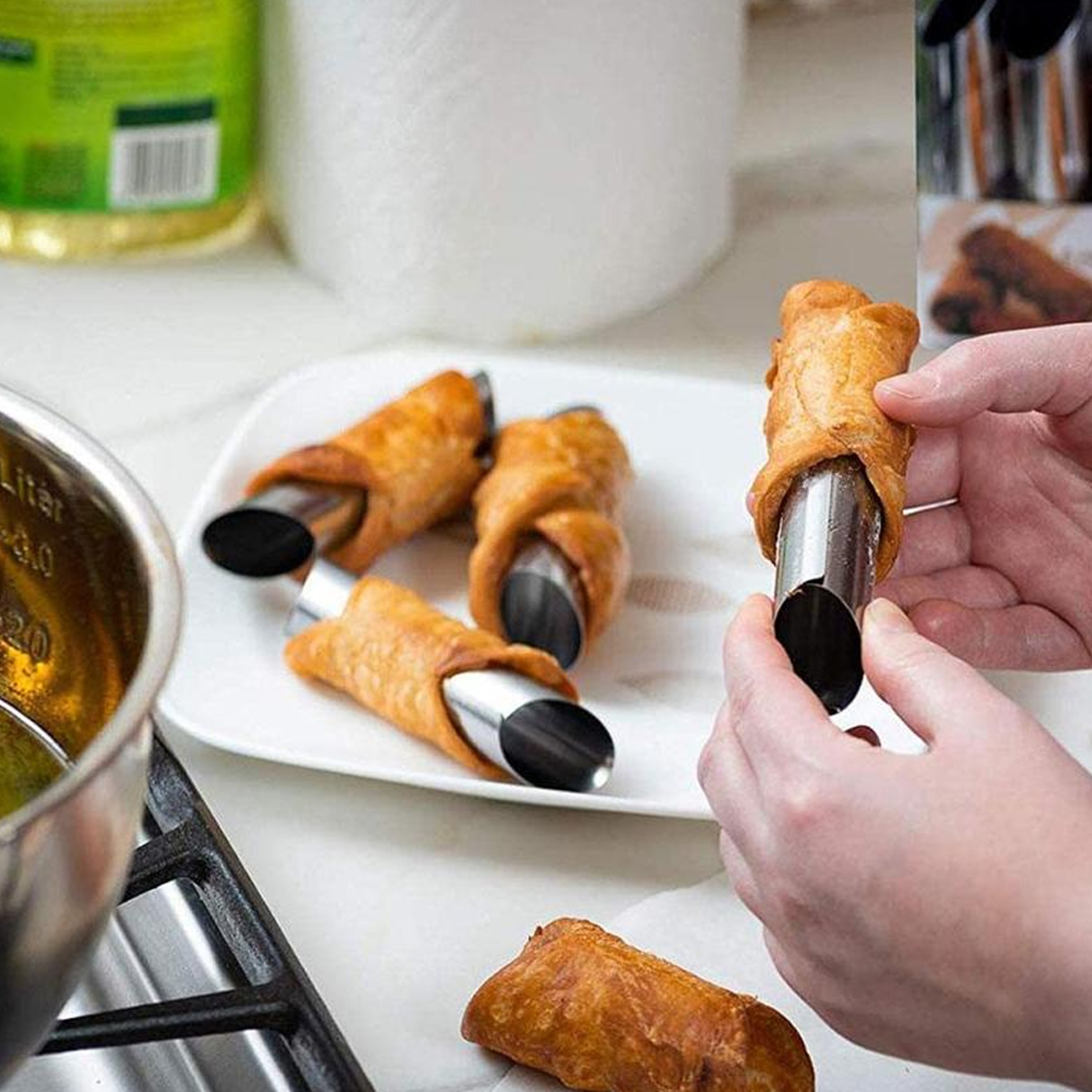 Easy Cannoli Maker2