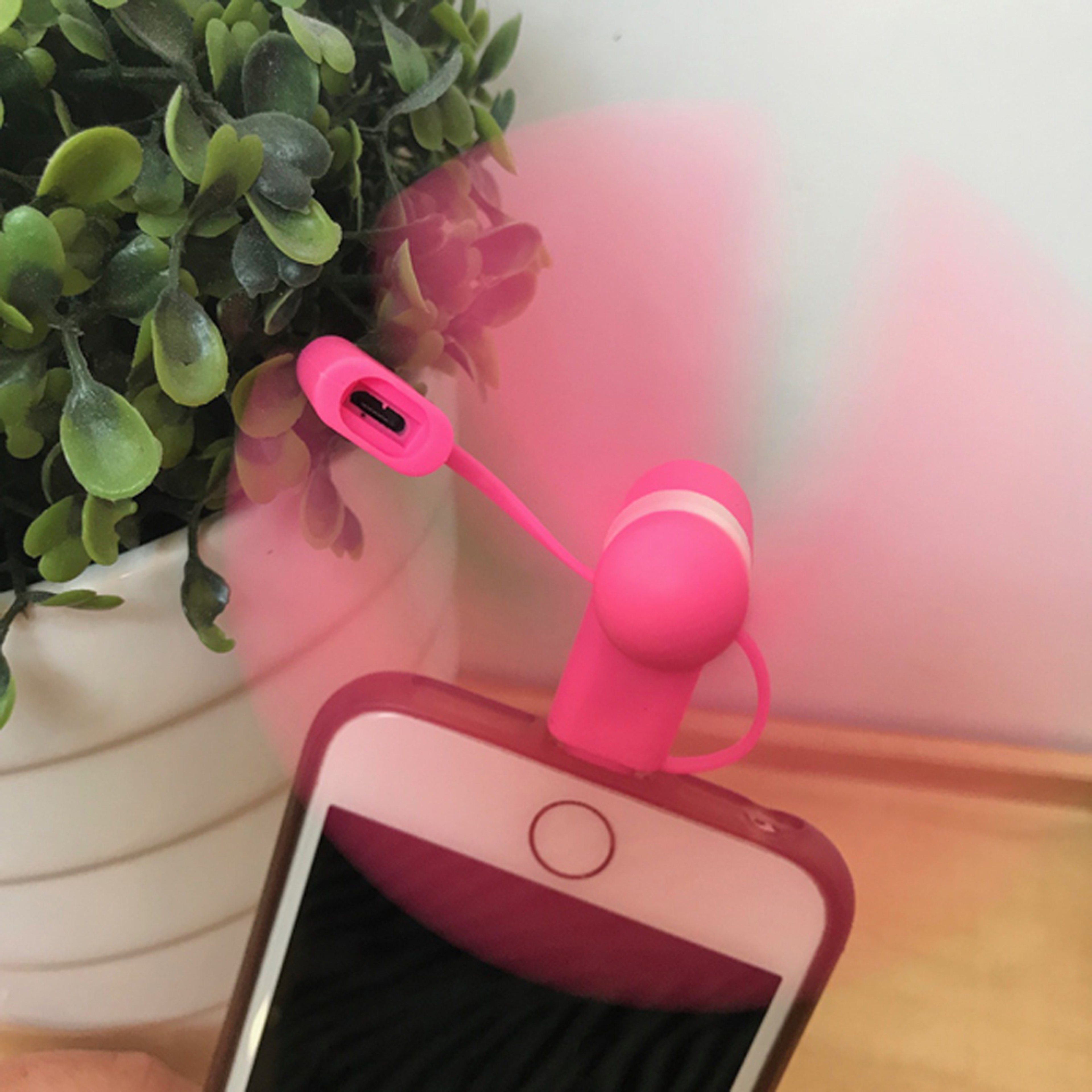Portable USB Phone Fan Attachment for iPhone  Android  Silent Mini Cell Phone Fan