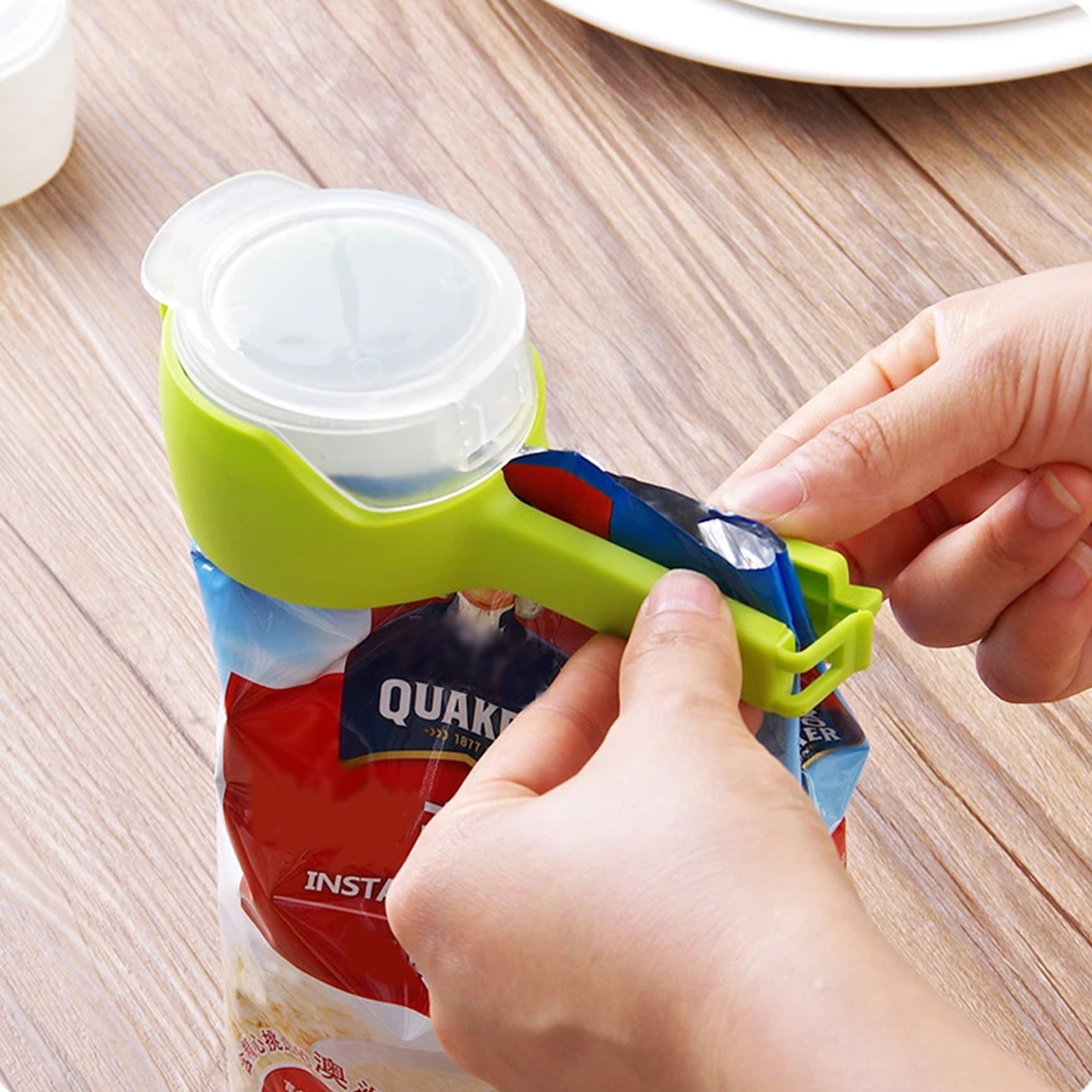 sealpourfoodstoragebagclip1