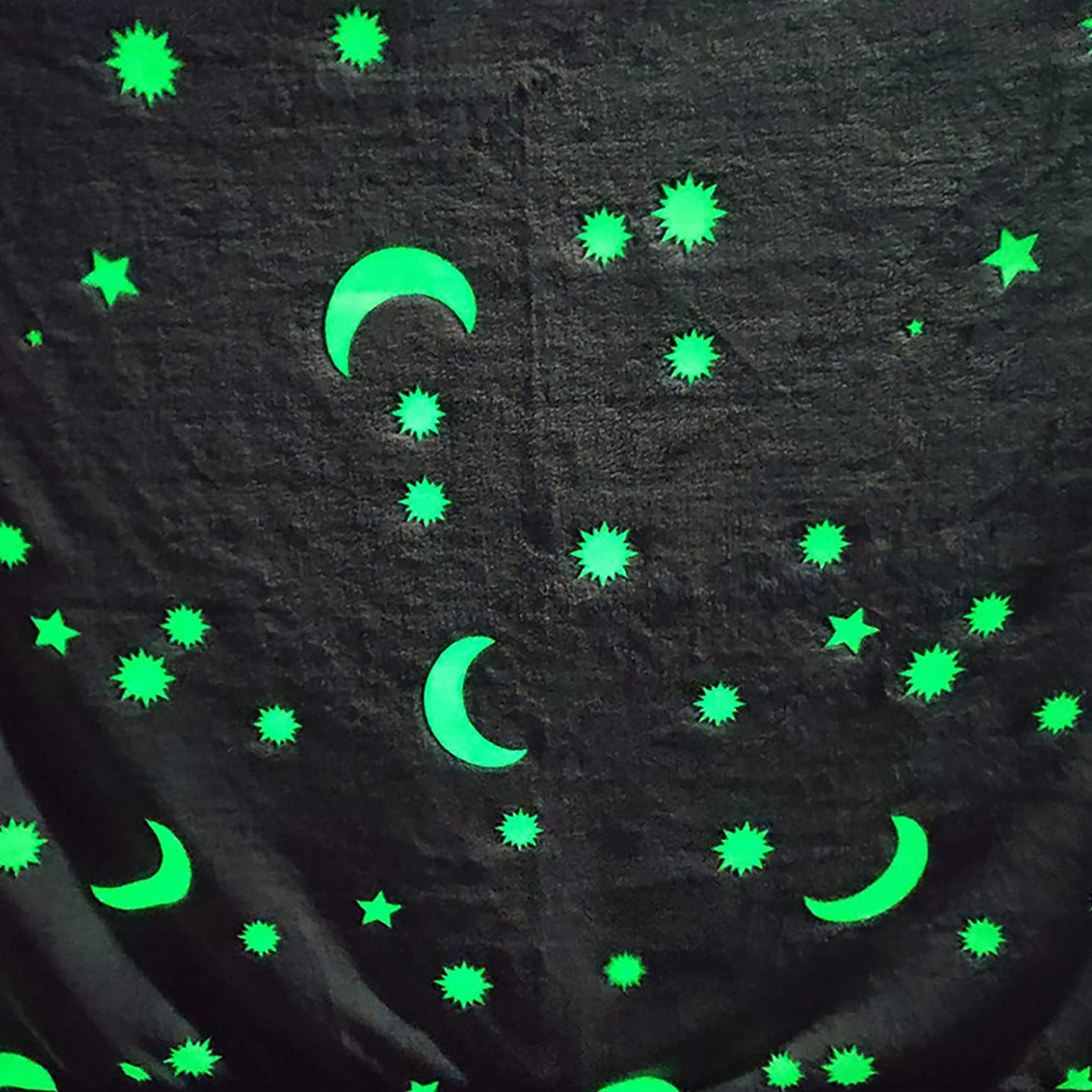 Super Soft & Plush Magic Glow In The Dark Blanket3