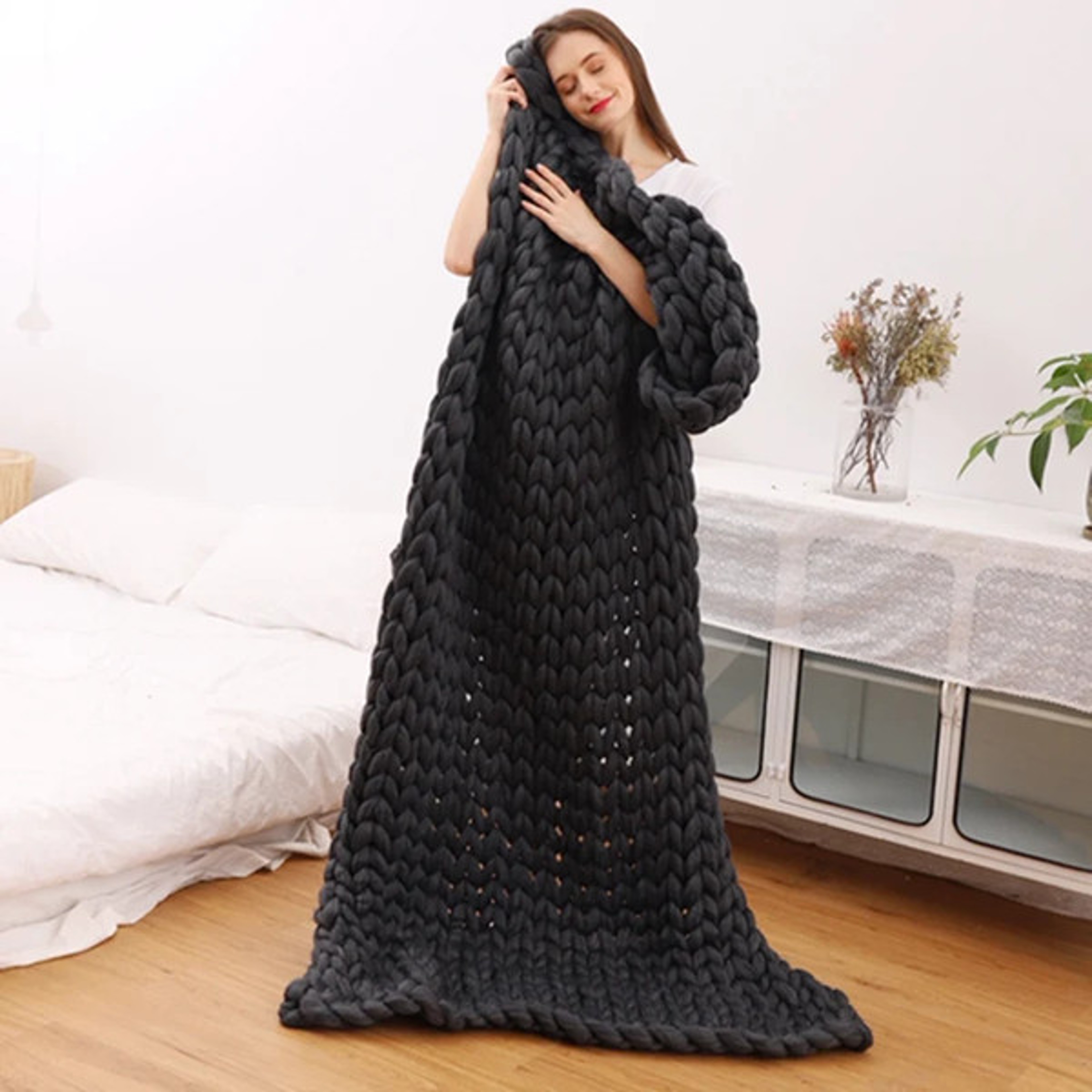 Soft and Lightweight Handmade Chunky Knit Blanket, Acrylic & Polyester Fabric, Comfortable All Year Round black