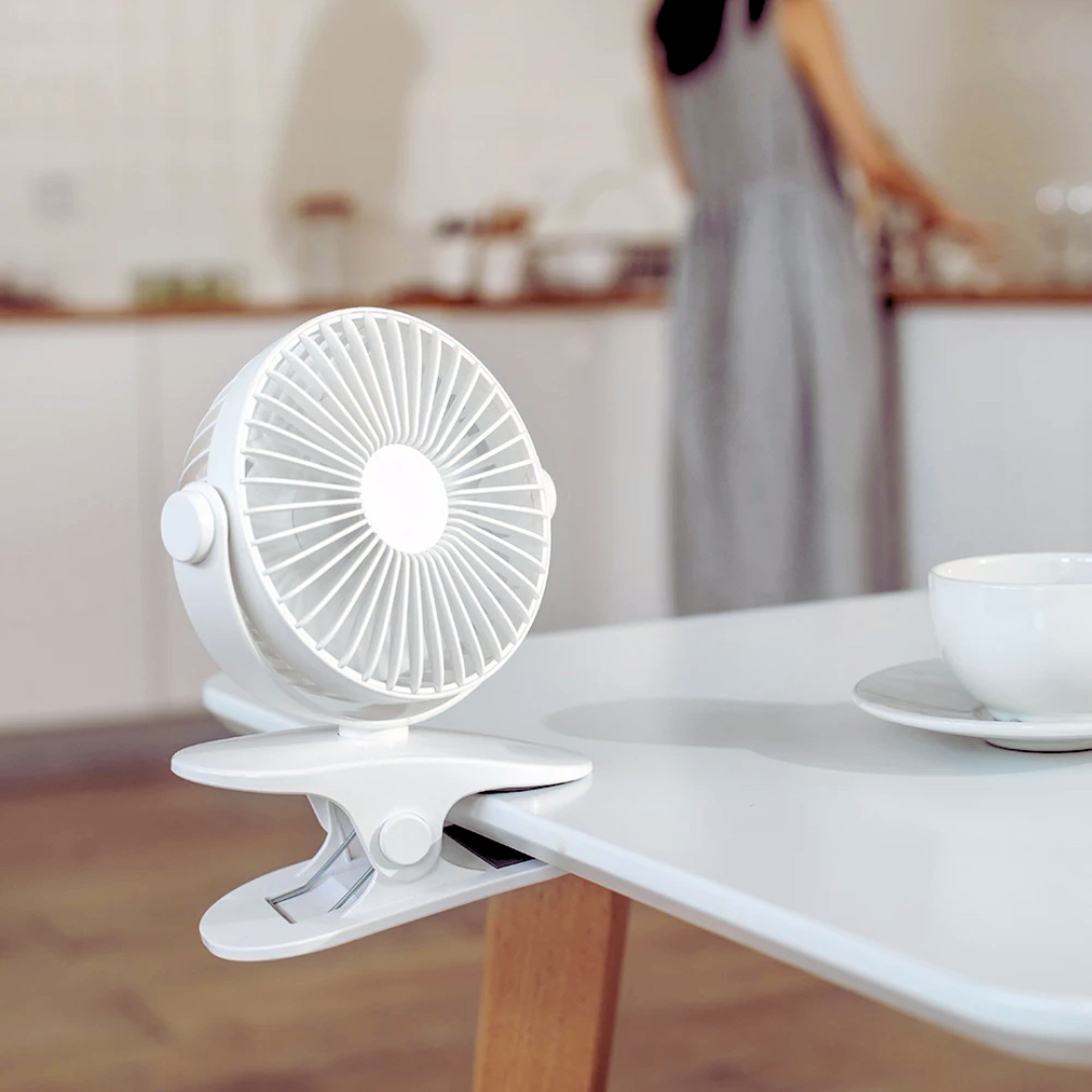 USB Rechargeable 360° Rotation Clip-On Table Fan white