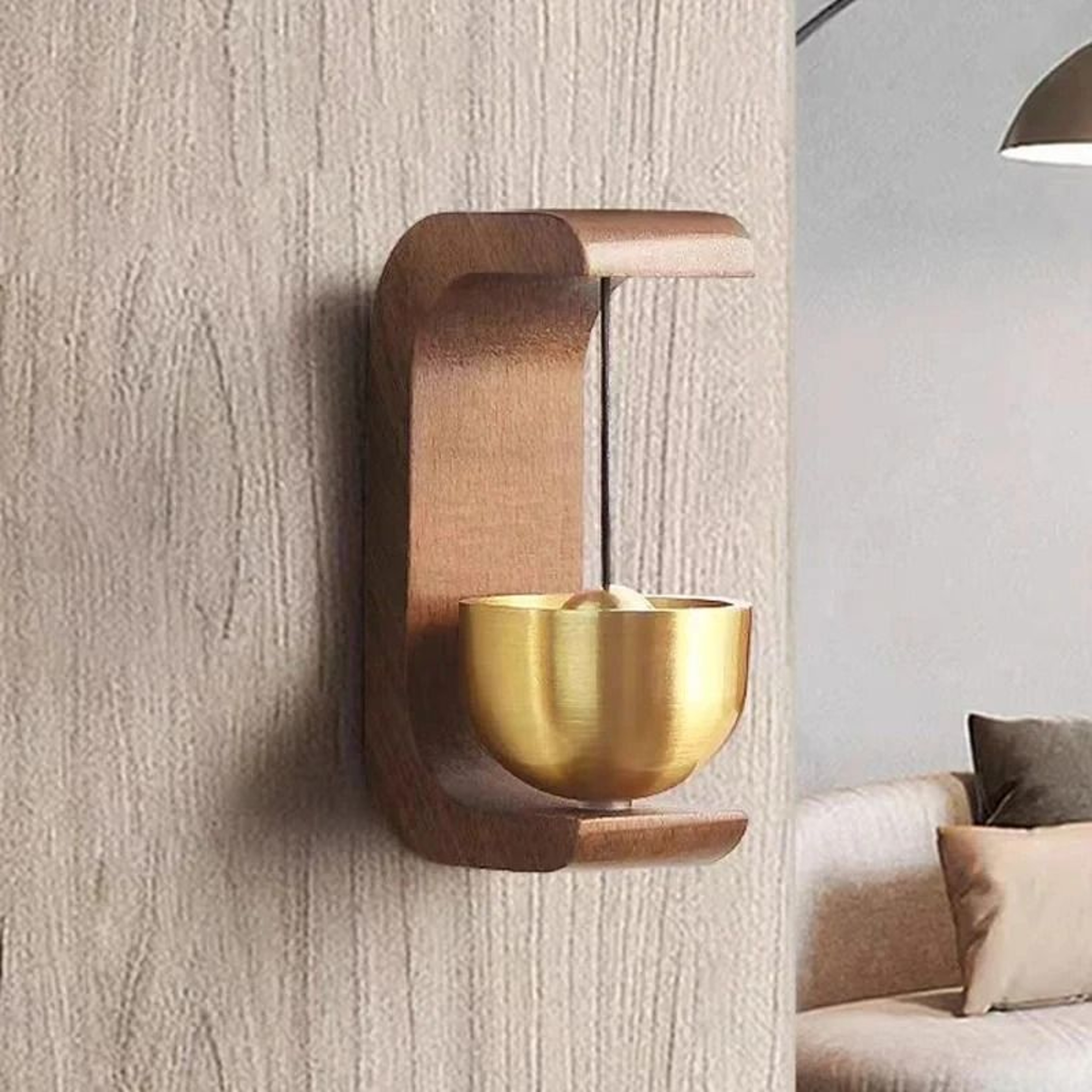 Wireless doorbell with crisp sound