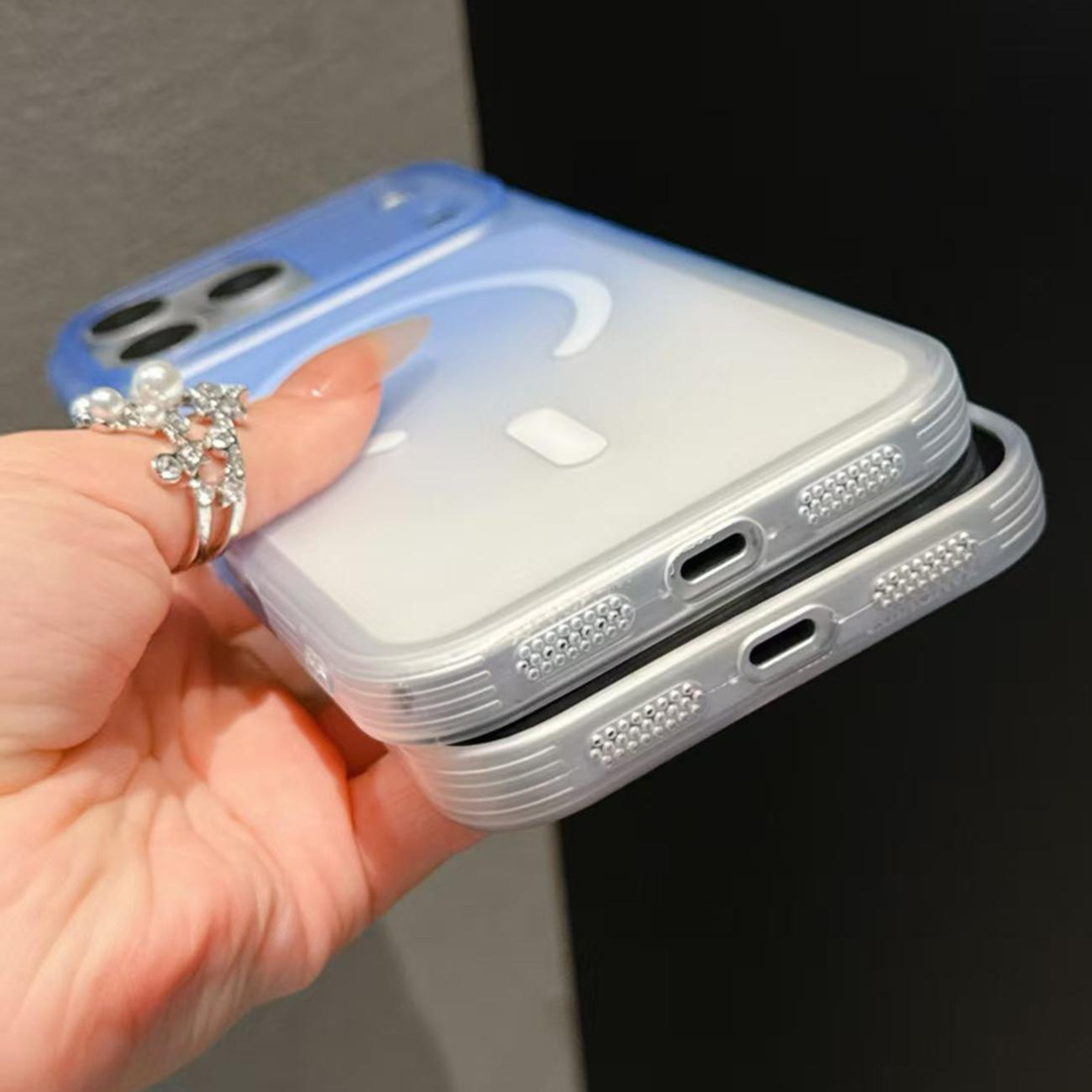IPhone 17 Pro Max Frosted Gradient Magnetic TPU Case With Slim Shockproof Protection 3