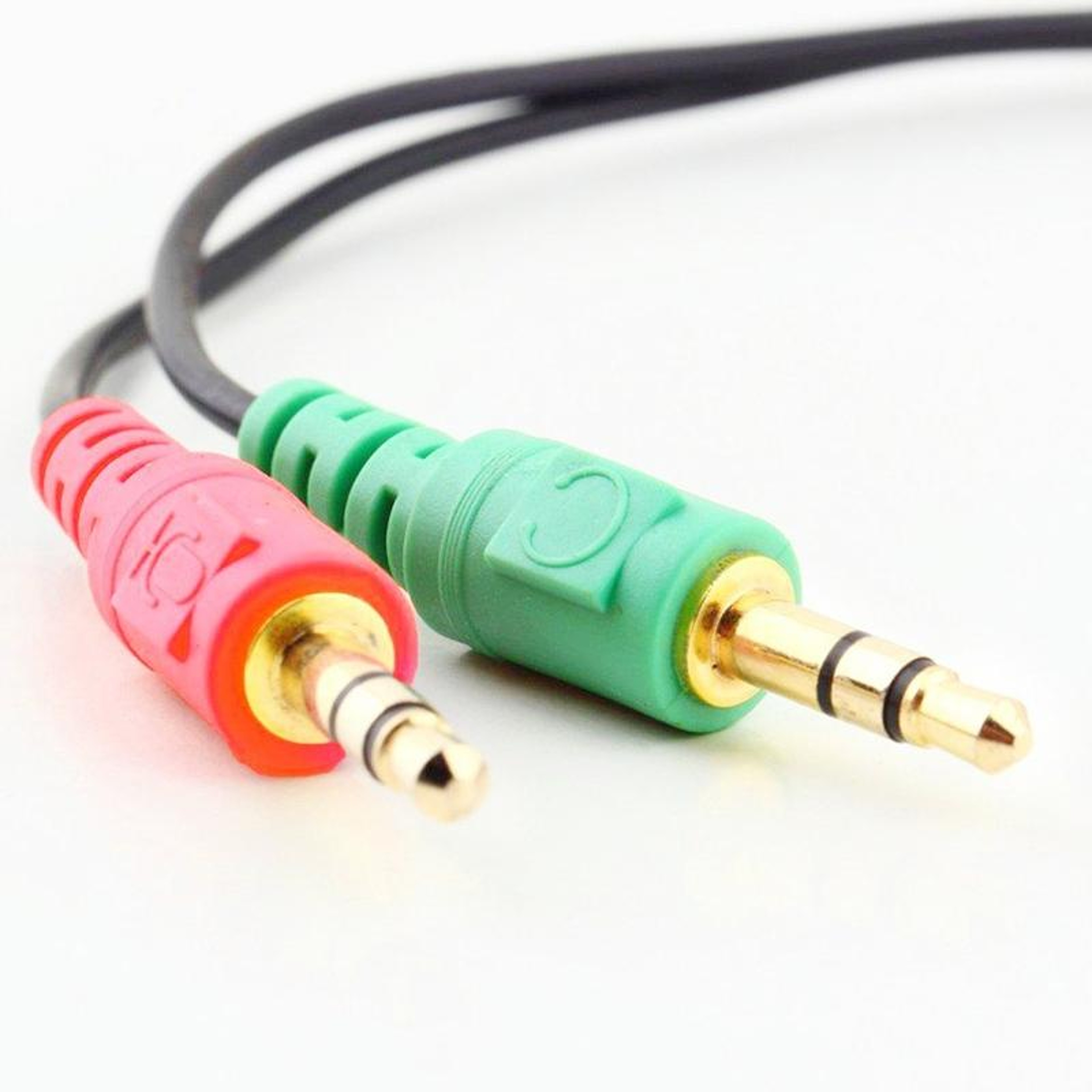 17cm 3.5mm Headset Splitter Cable with Microphone and Earphone Adapter for Phones, Tablets and MP3 Players – view 3