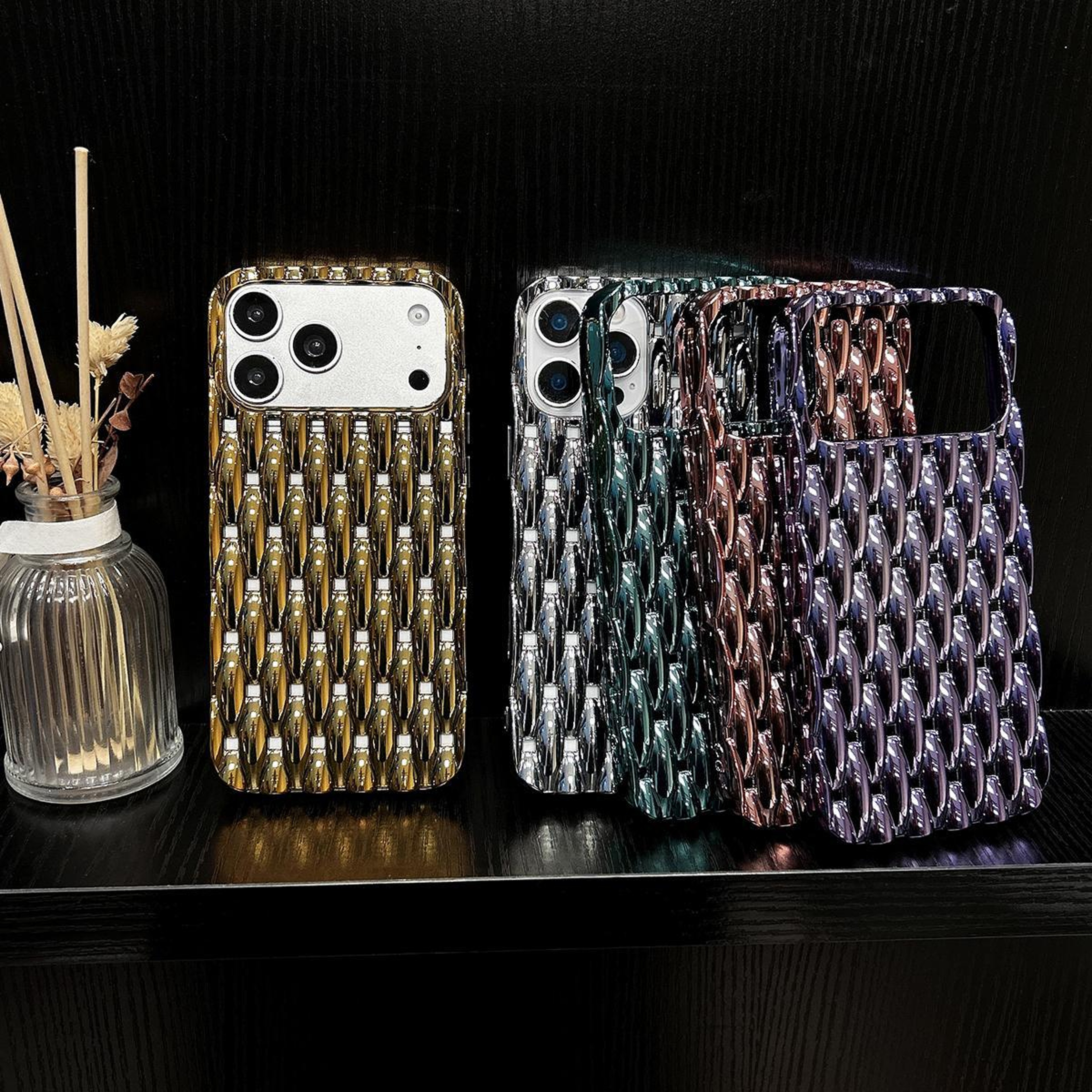 IPhone 18 Pro Max Electroplated Twisted Texture Hollow TPU Phone Case 1