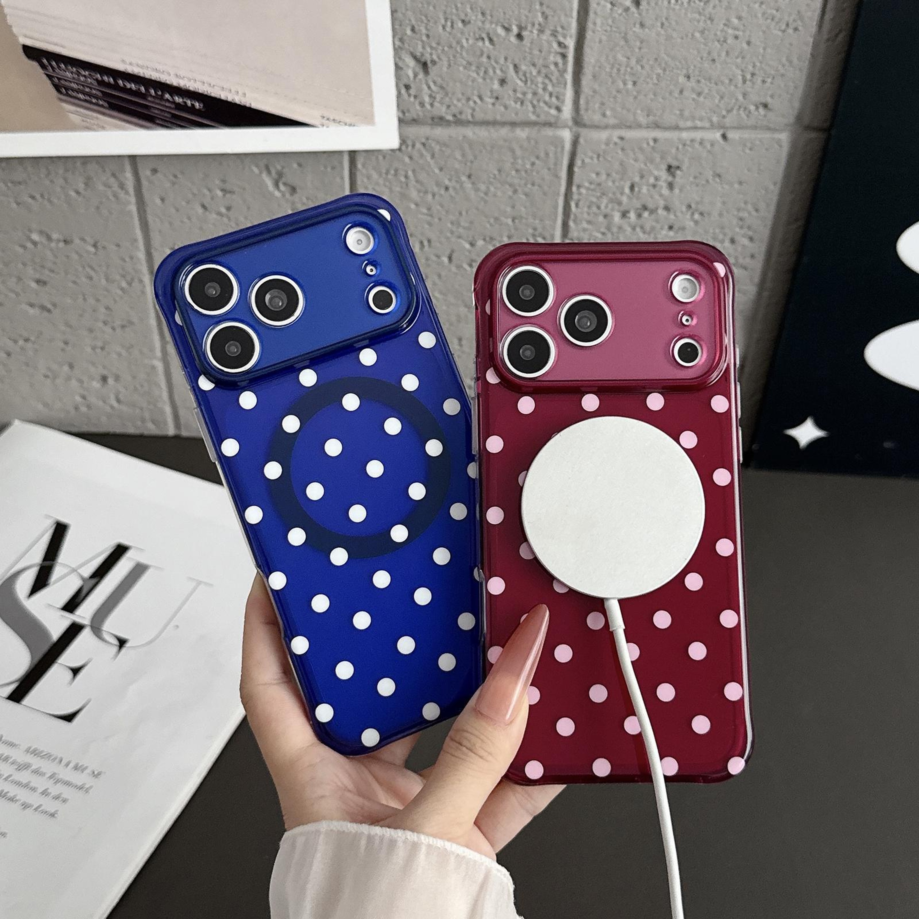 IPhone 18 Pro Magnetic Phone Case With Translucent Dots Pattern 2