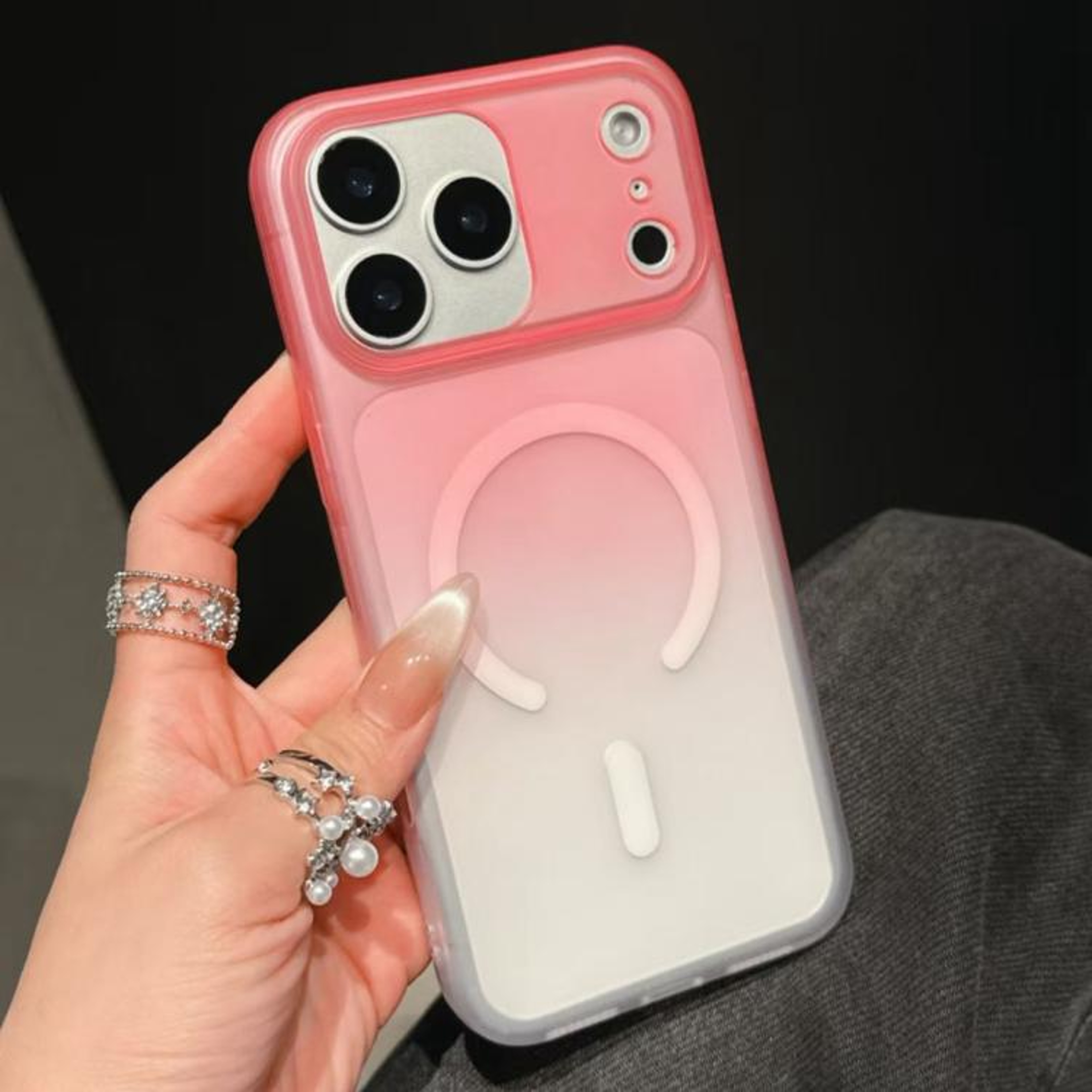 IPhone 17 Pro Max Frosted Gradient Magnetic TPU Case With Slim Shockproof Protection 7