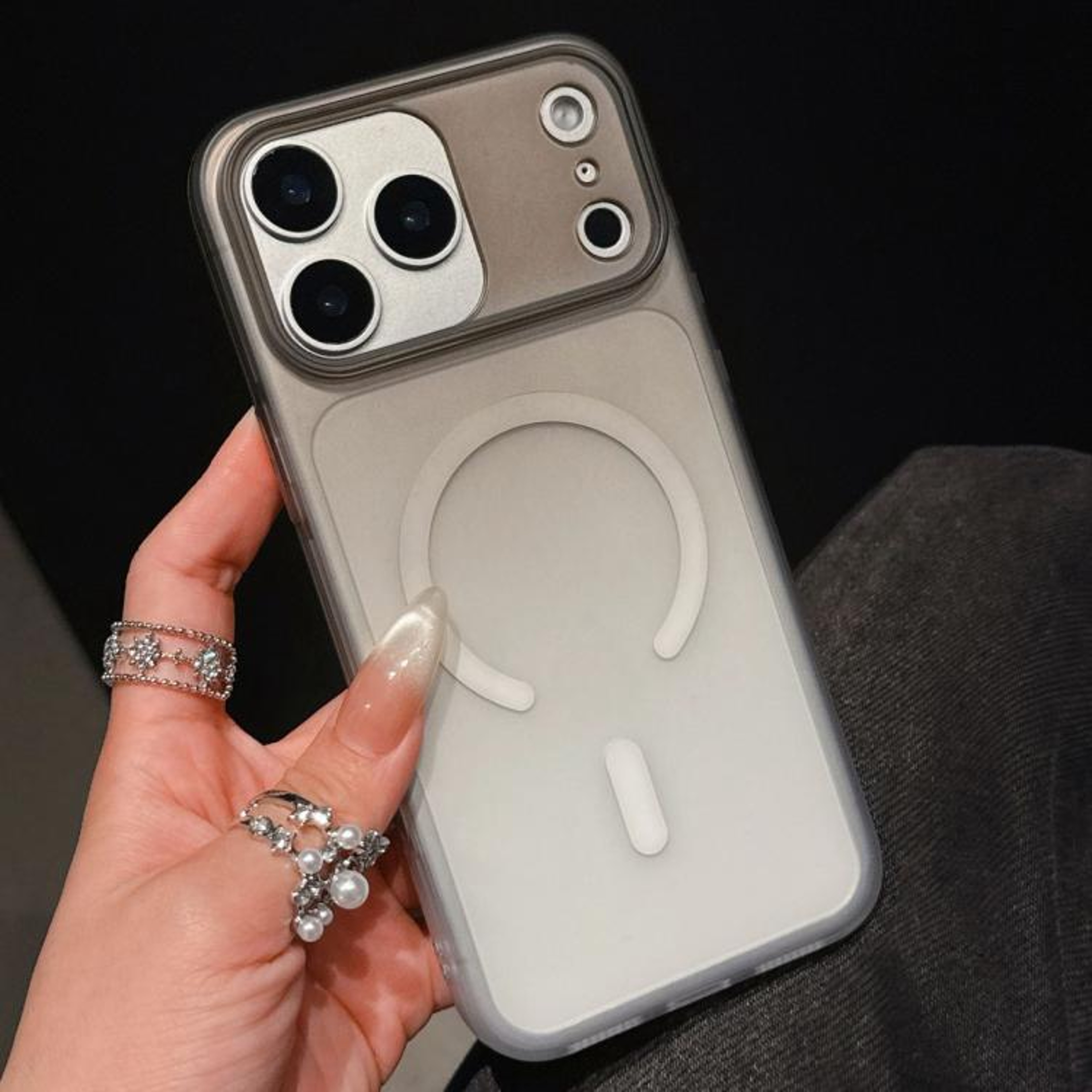 IPhone 17 Pro Max Frosted Gradient Magnetic TPU Case With Slim Shockproof Protection 8
