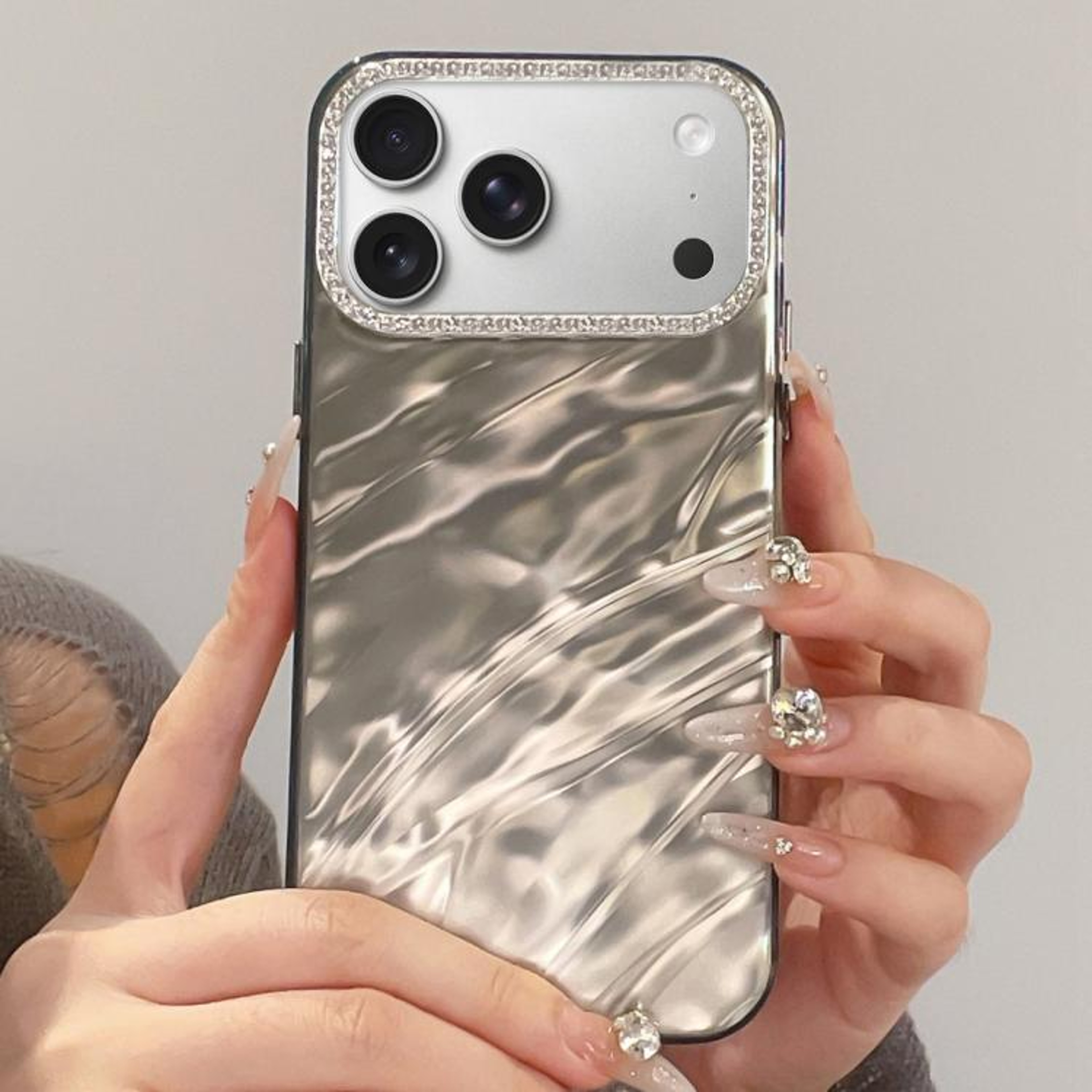 IPhone 18 Pro Rhinestone Camera Frame Wavy Acrylic TPU Phone Case 9