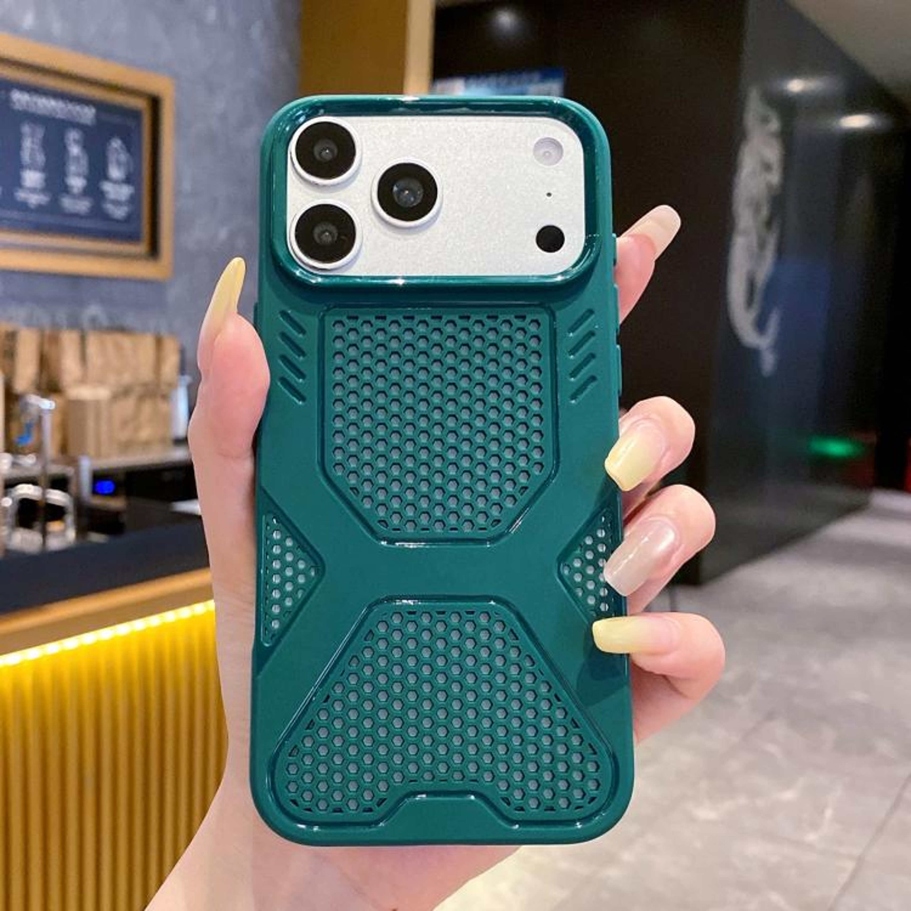 HeatDissipation TPU Phone Case For 18 Pro With Raised Screen And Camera Edges 11