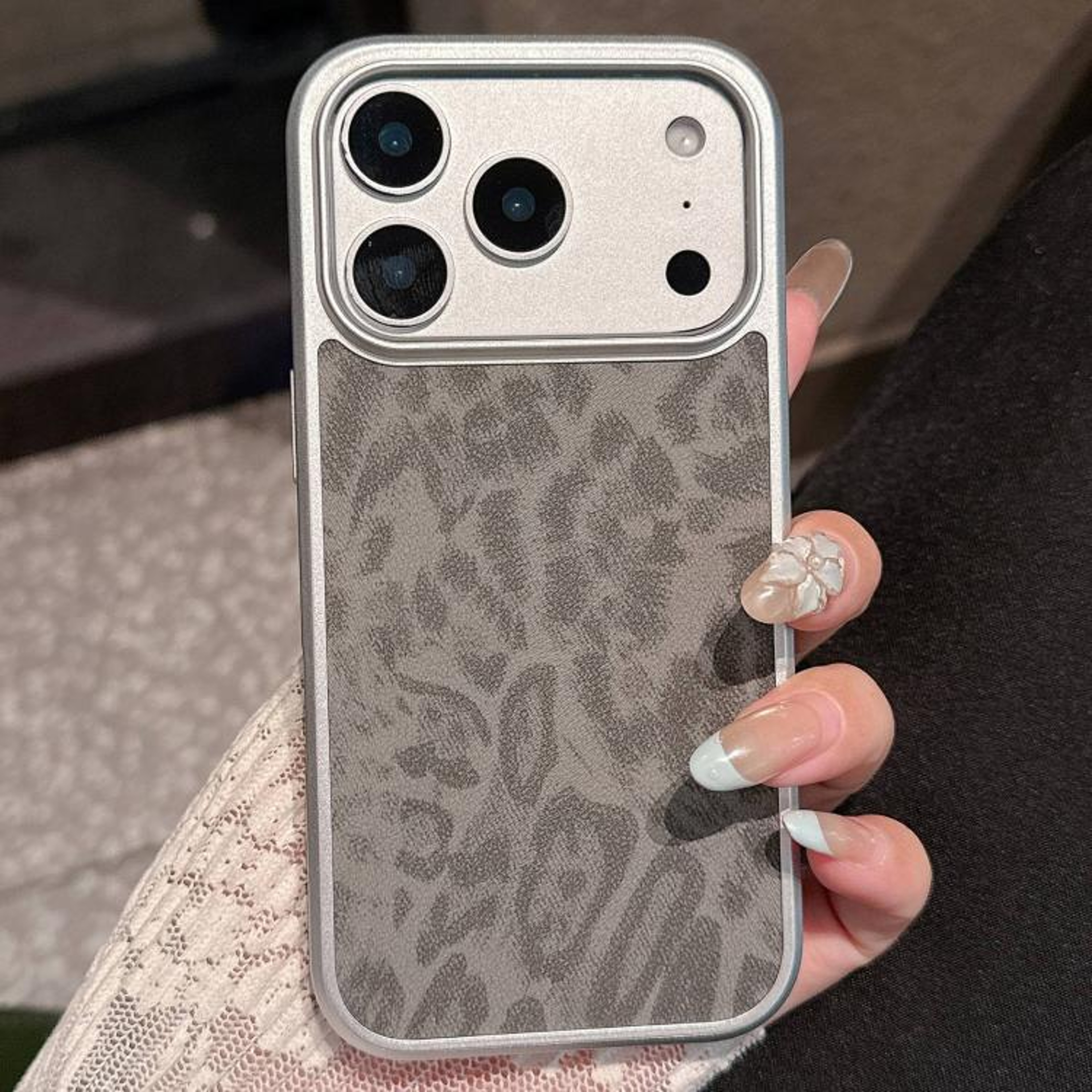 Leopard Print Electroplated IPhone 18 Pro Case With Large Lens Window 7