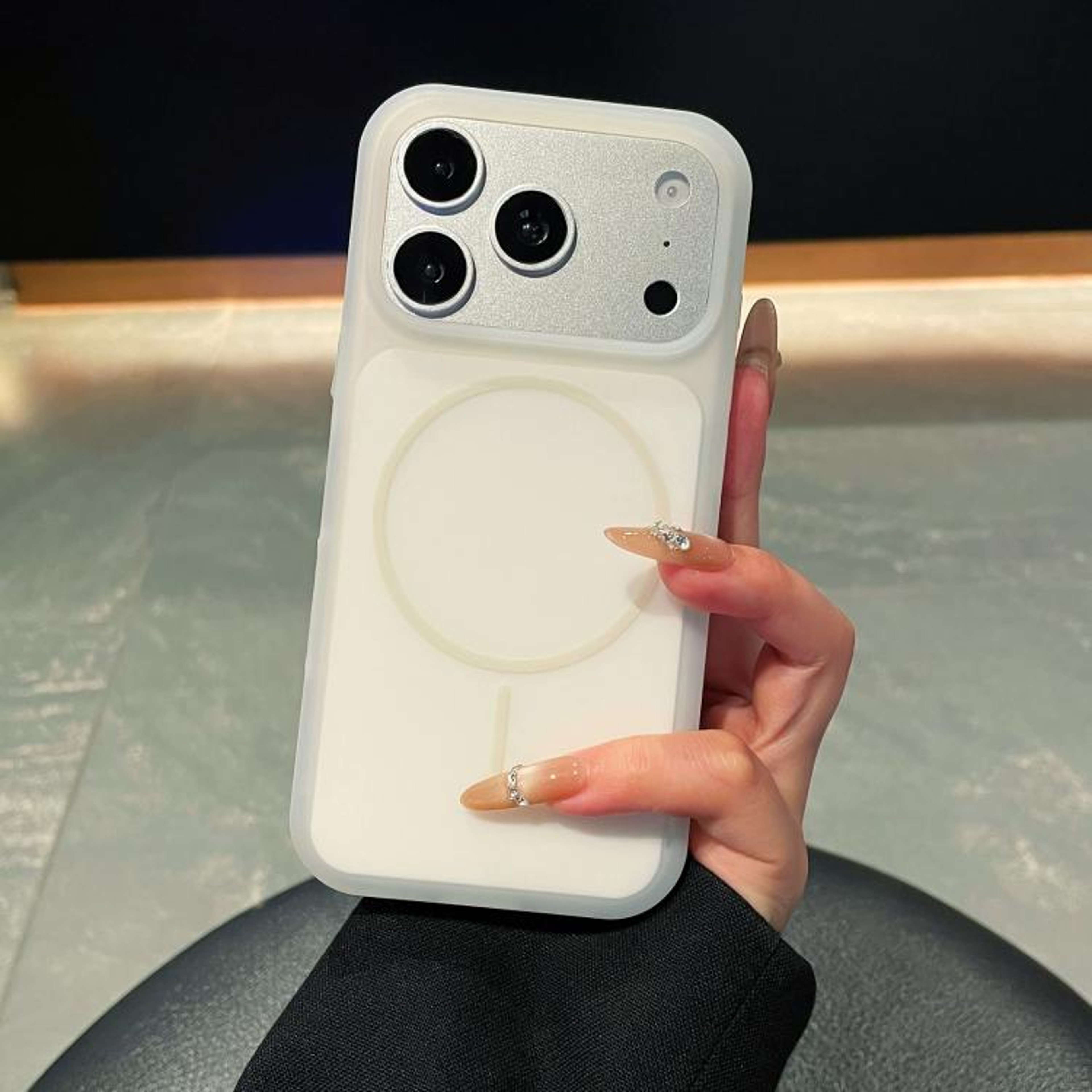 Liquid Silicone Magnetic Phone Case For IPhone 18 Pro Max 10