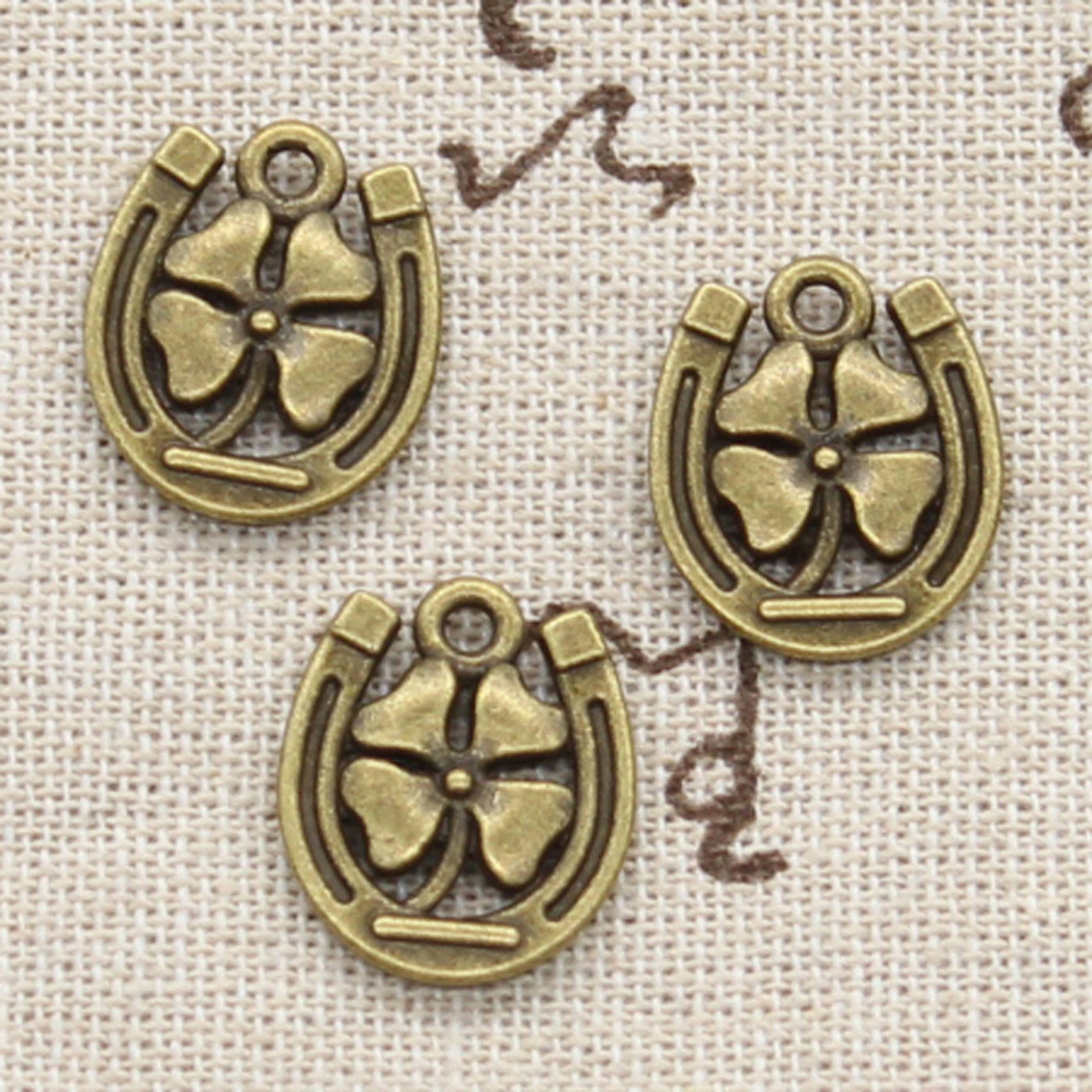 Vintage Charms Horseshoe Lucky Clover Antique Pendant, Tibetan Bronze Silver DIY Jewelry Making Supplies – view 9