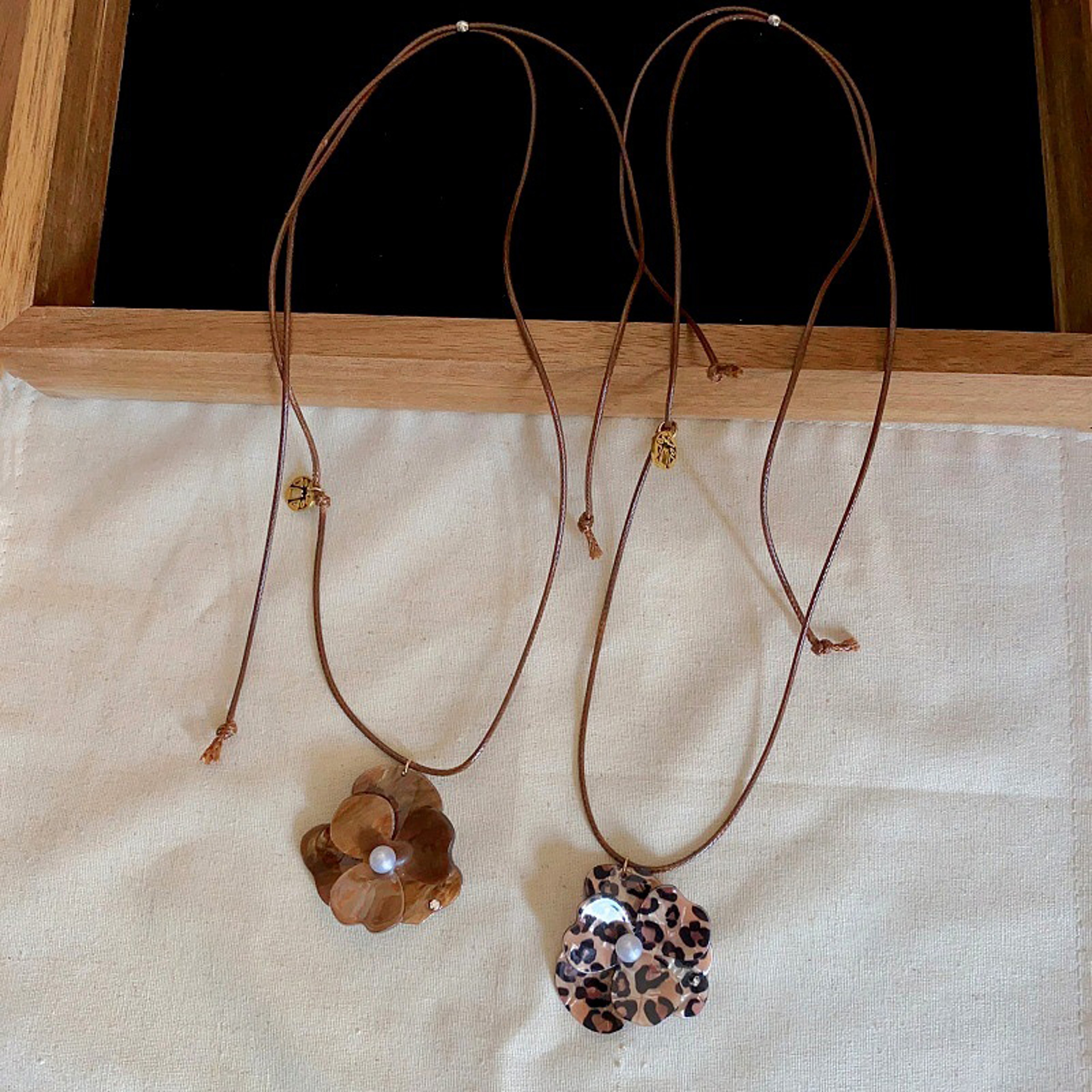 Leopard Print Floral Pearl Layered Pendant Necklace – view 6