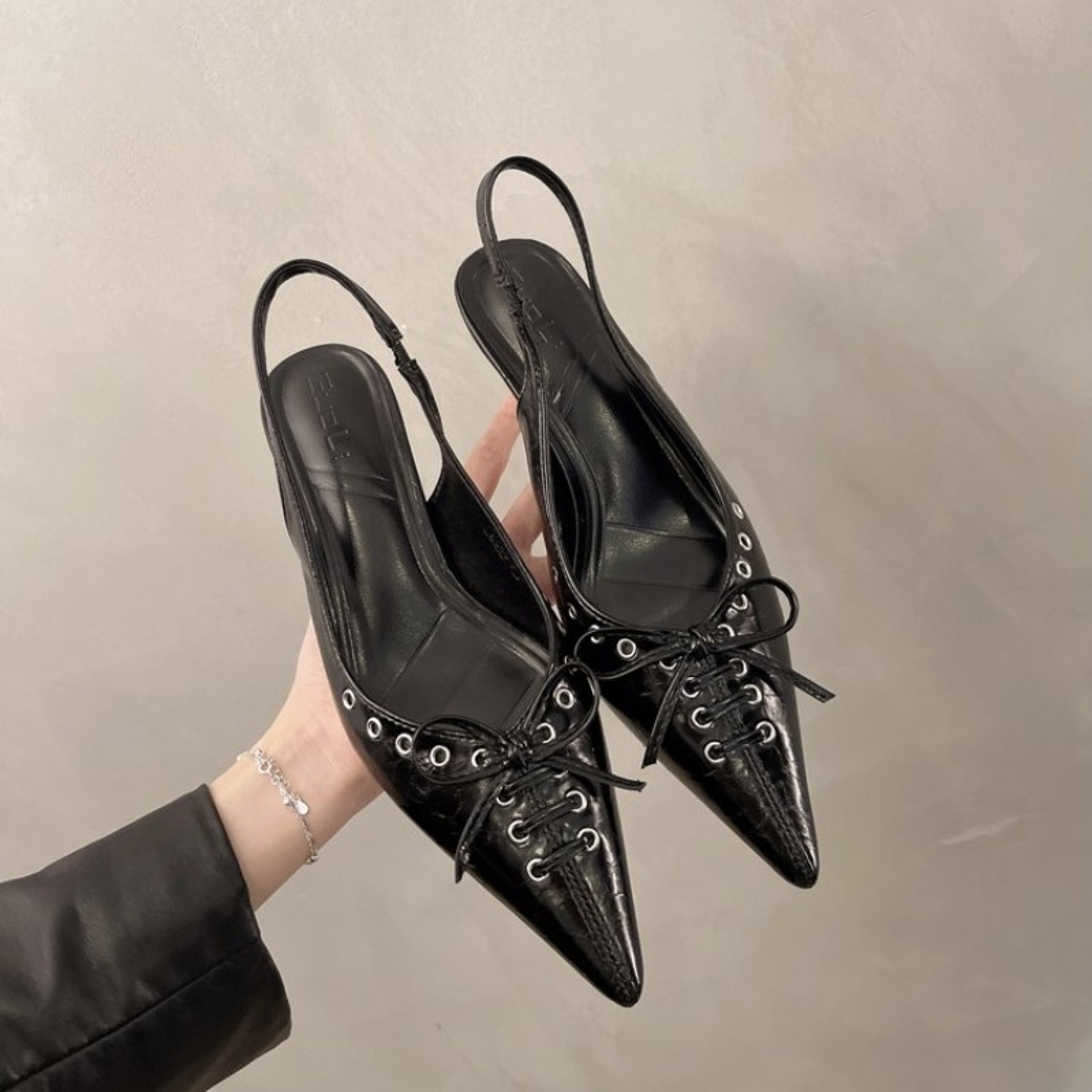 Elegant Bowknot Kitten Heel Slingbacks – view 1