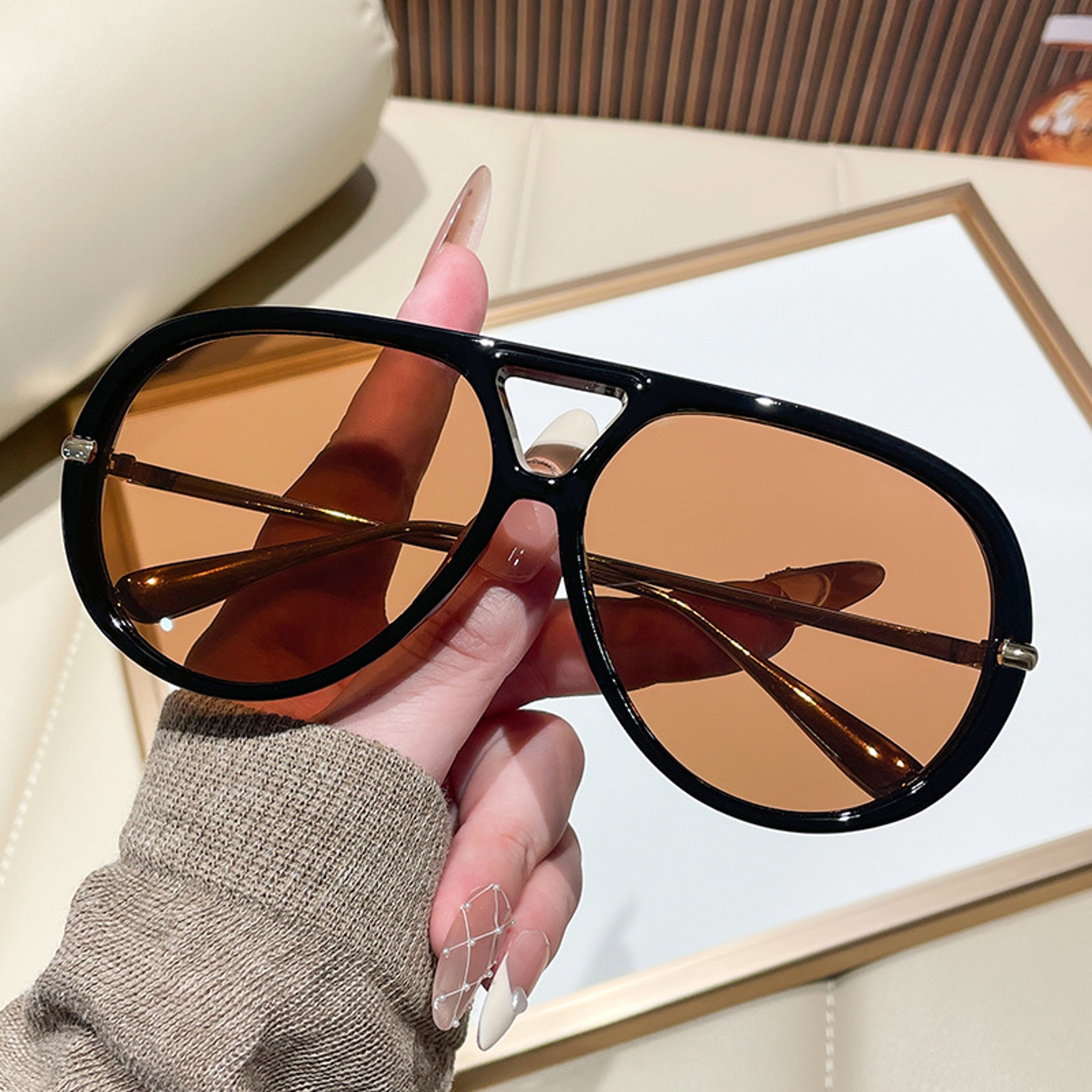 Trendy Oversized Pilot Sunglasses with Vintage Double Bridge – view 1